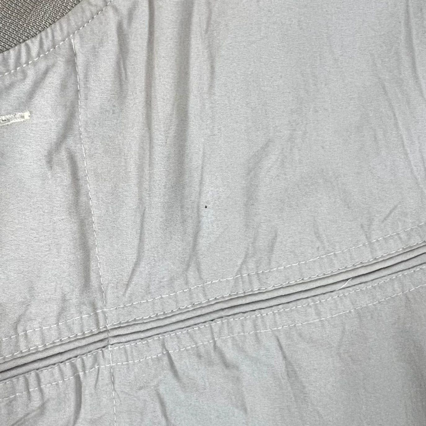 Vintage VINTAGE WINDBREAKER Jacket Beige Large Windbreaker Bomber Zip Pockets Mens Beige Windbreaker, Vintage, Zip Pockets, Size L Size US L / EU 52-54 / 3 - 6 Thumbnail
