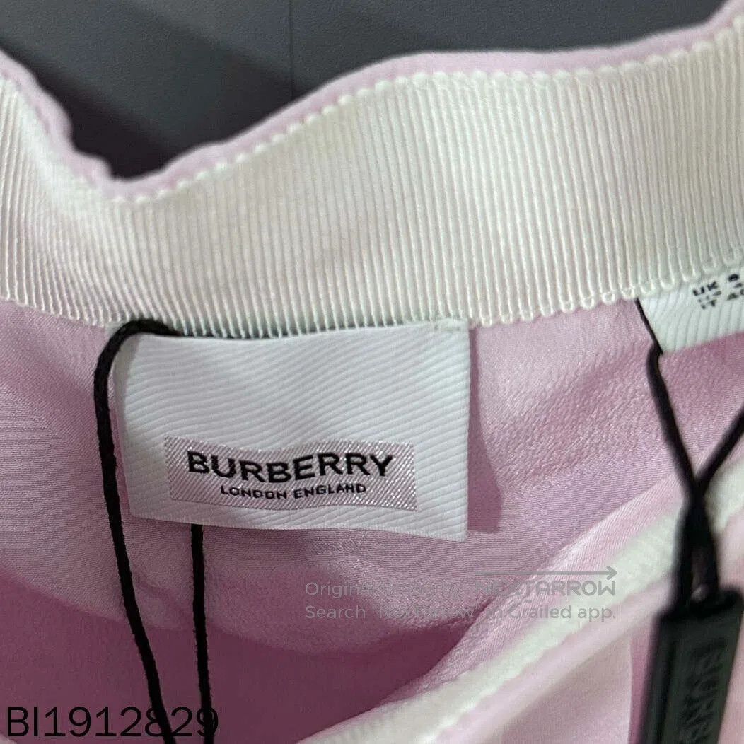 Burberry Burberry Pink Pleated Skirt. Size 35" - 7 Thumbnail