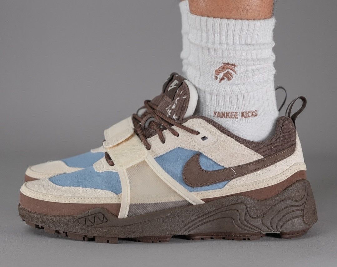 Nike × Travis Scott Travis Scott x Nike Zoom Field Jaxx Leche Blue Size US 11.5 / EU 44-45 - 4 Thumbnail