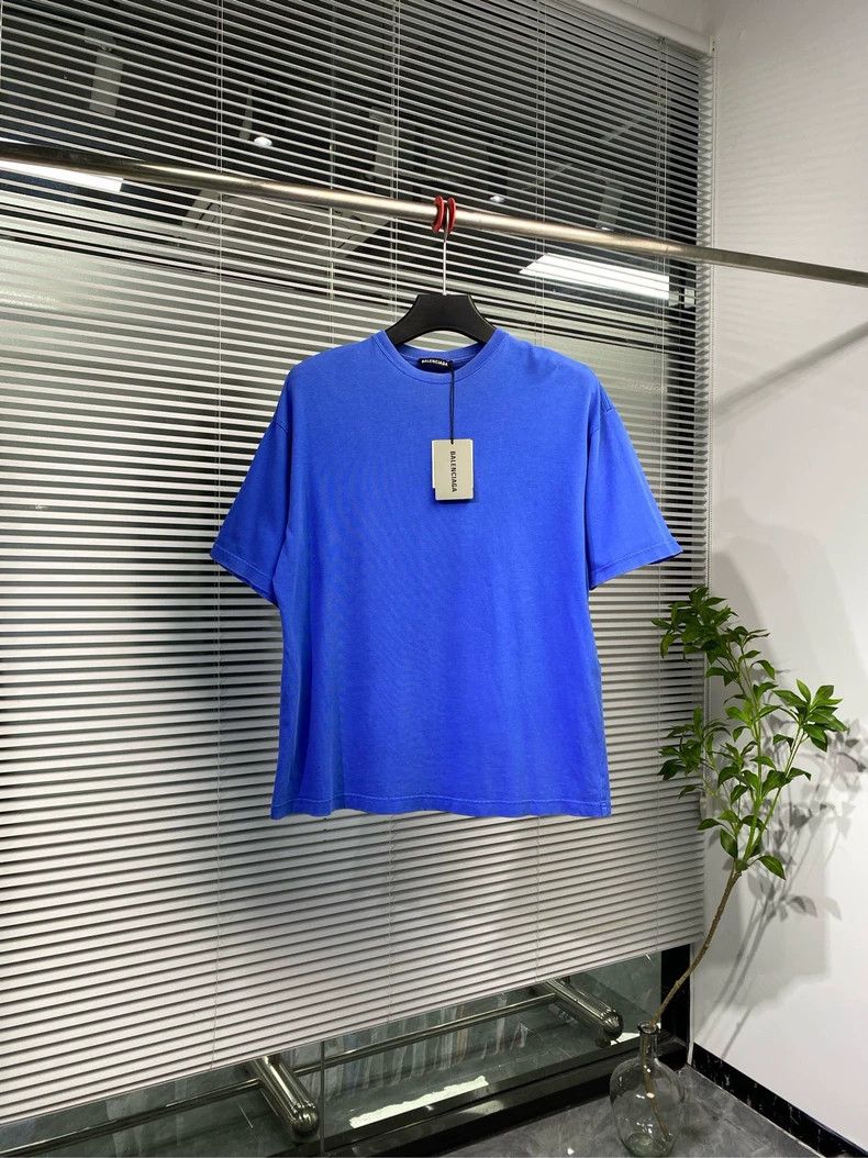 Balenciaga Balenciaga Short Sleeve T-Shirt with Back Lettering Print Size US XS / EU 42 / 0 - 2 Thumbnail
