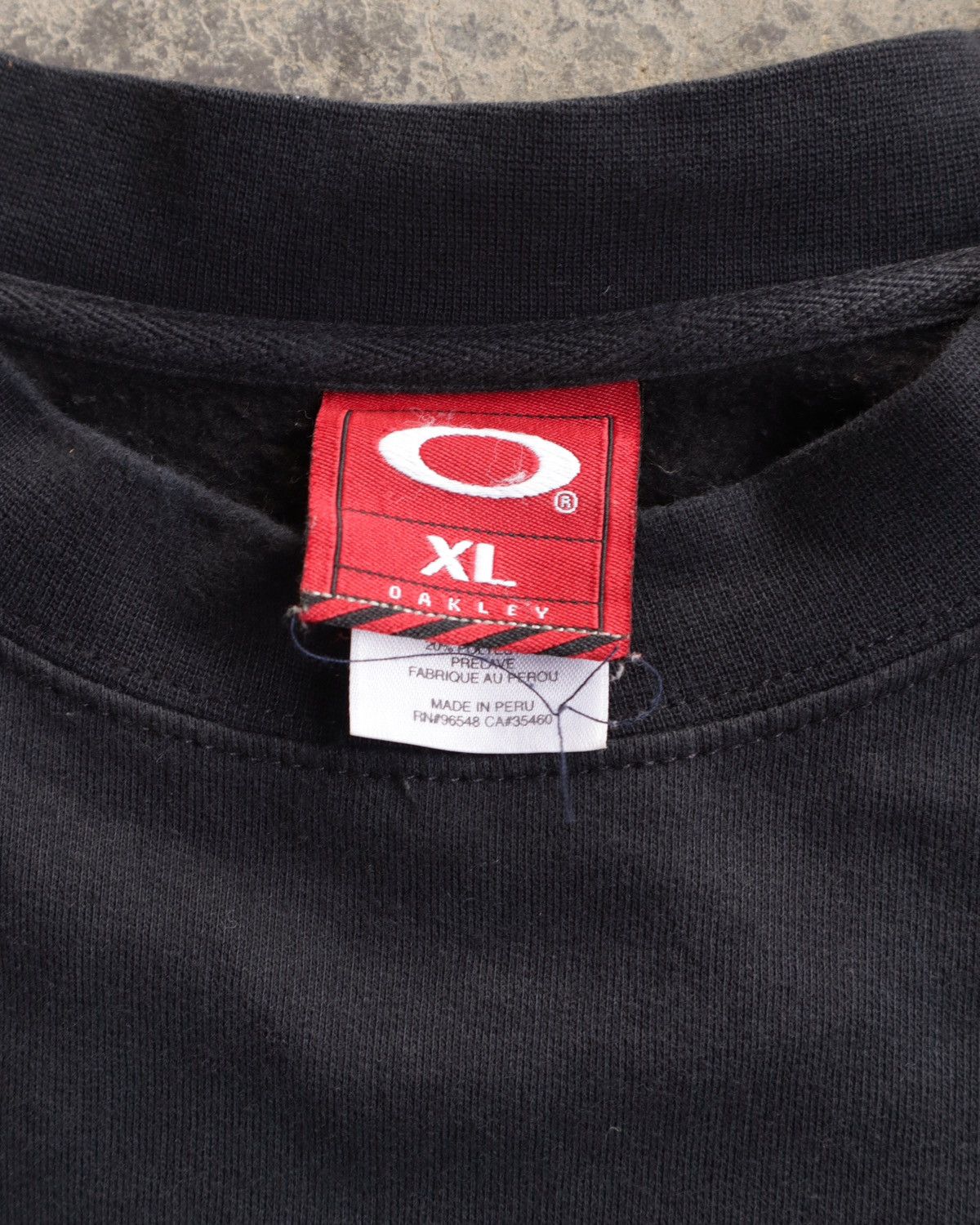 Oakley Vintage Oakley Software Y2K 90s 00s Oakley O Black Crewneck Size US XL / EU 56 / 4 - 4 Thumbnail