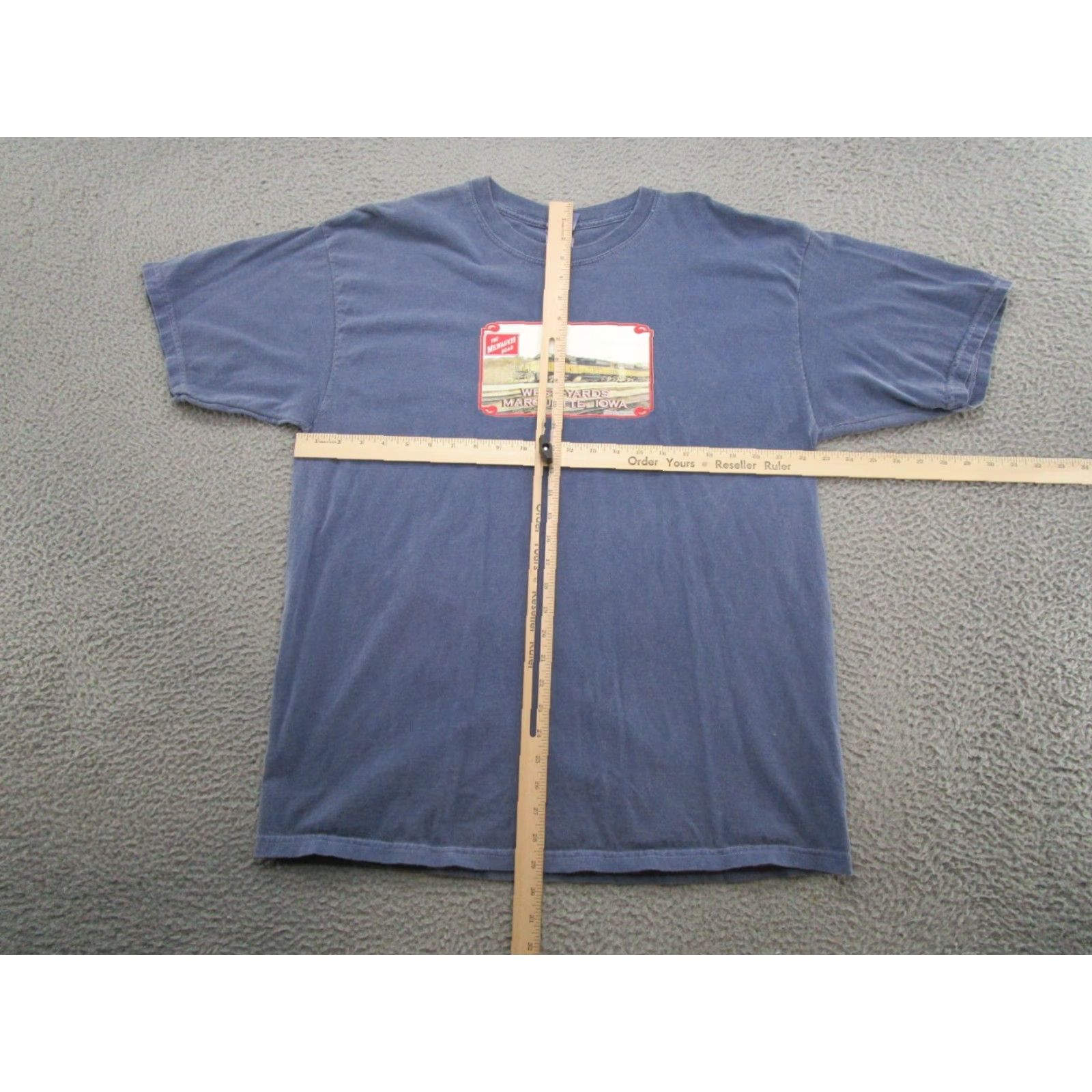 Gildan VTG Milwaukee West Yard Iowa Graphic T-Shirt Mens XL Blue Size US XL / EU 56 / 4 - 5 Thumbnail