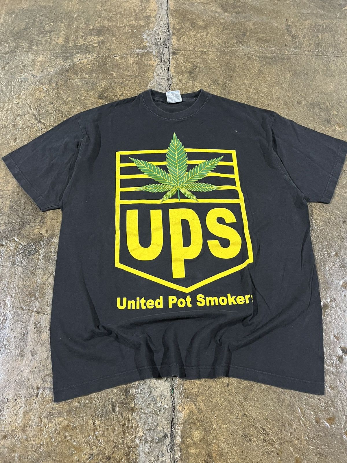 Vintage Crazy Vintage United Pot Smokers Drug Humor Parody Tee Shirt Size US XL / EU 56 / 4 - 2 Thumbnail
