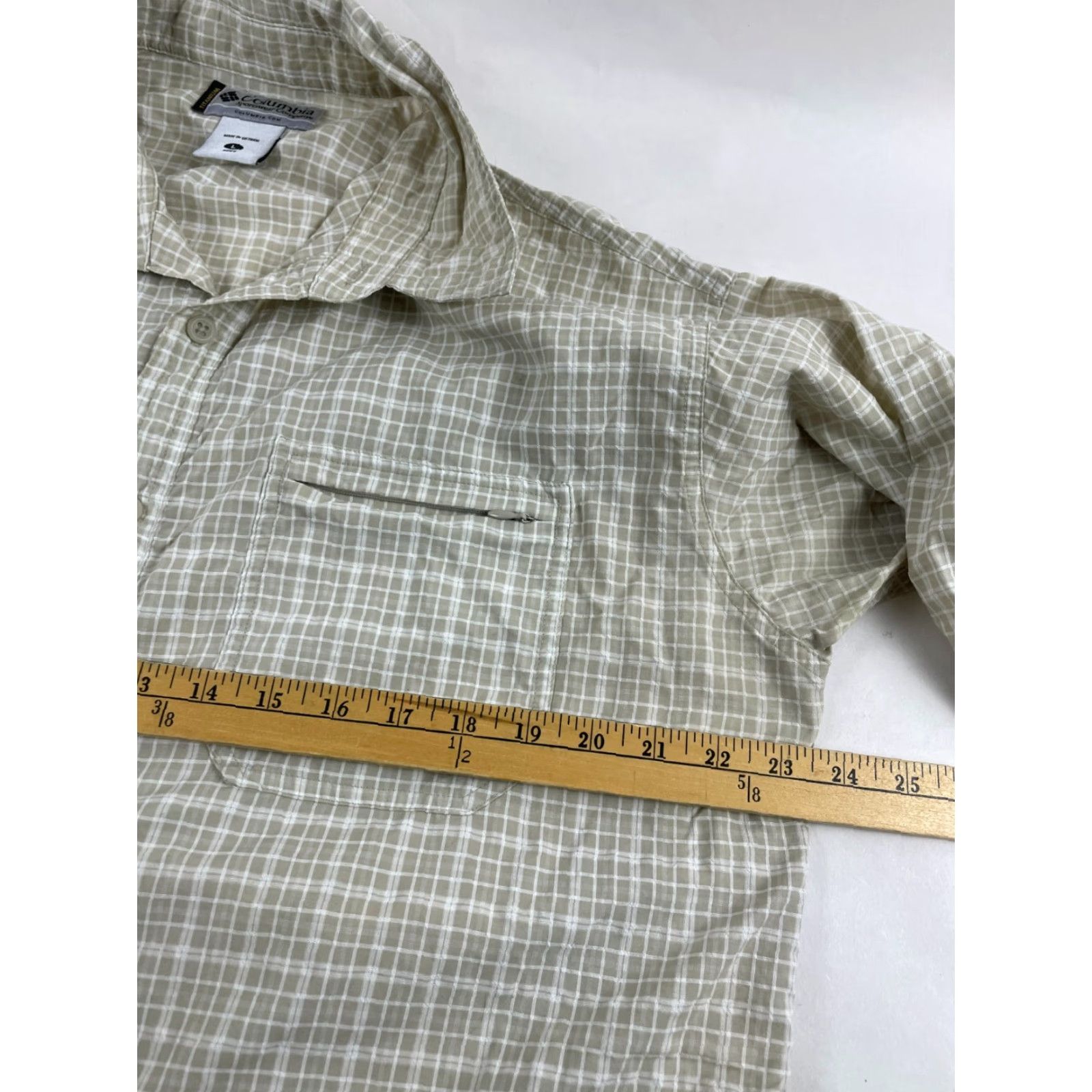 Vintage Columbia Shirt Men's Size Large Greenish Tan White Plaid Button Up Vented Pocket Size US L / EU 52-54 / 3 - 6 Thumbnail