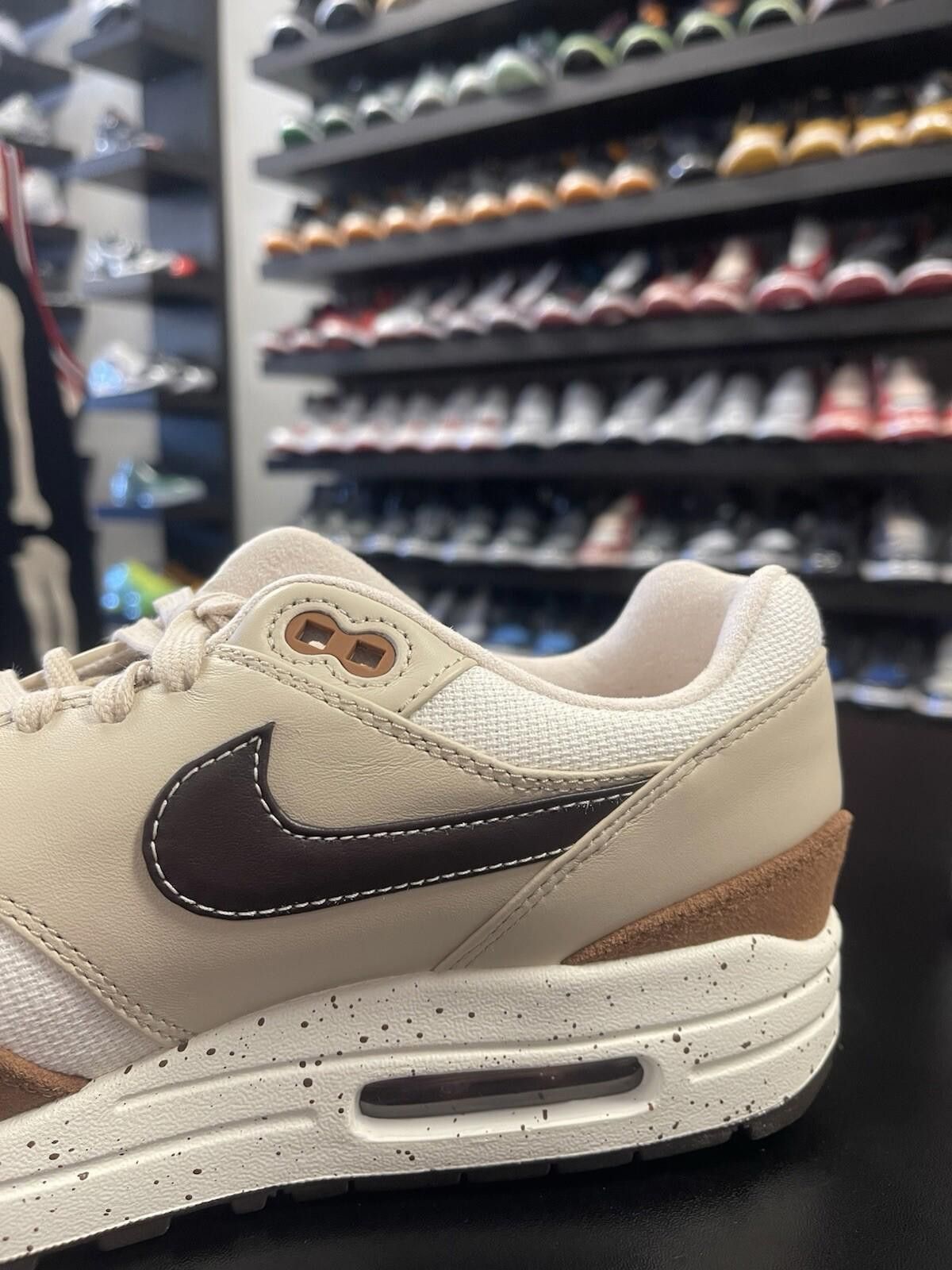 Nike Size 9.5 - Nike Air Max 1 '87 Sneakers FZ3621-220 Velvet Size US 9.5 / IT 39.5 - 7 Thumbnail