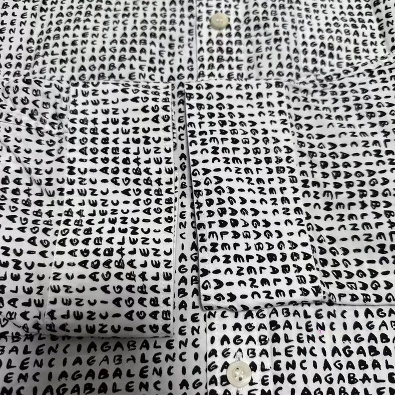 Balenciaga Balenciaga size 34 A shirt full of graffiti letters Size XS / US 0-2 / IT 36-38 - 4 Thumbnail