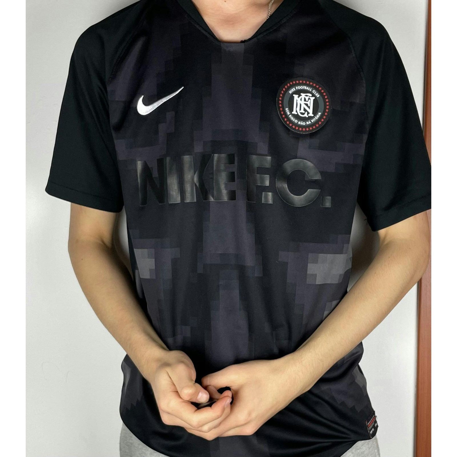 Nike Nike Dri-Fit Men's Black V-Neck Short Sleeve F.C. Jersey M Size US M / EU 48-50 / 2 - 2 Thumbnail