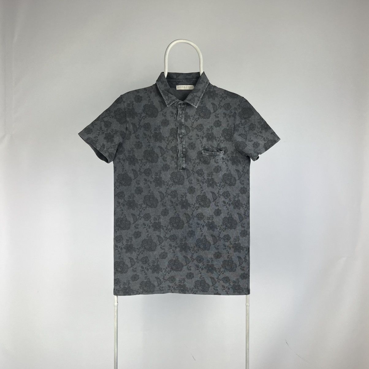 Daniele Fiesoli Daniele Fiesoli italia polos multi logo roses size Small Size US S / EU 44-46 / 1 - 1 Thumbnail