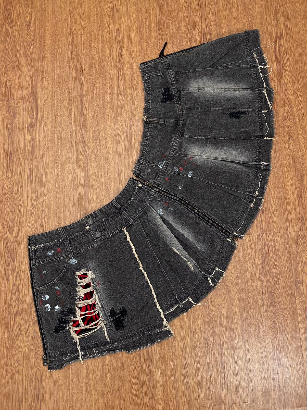 Beauty Beast Algonquins Distresse Punk skirt Size 29" - 3 Thumbnail