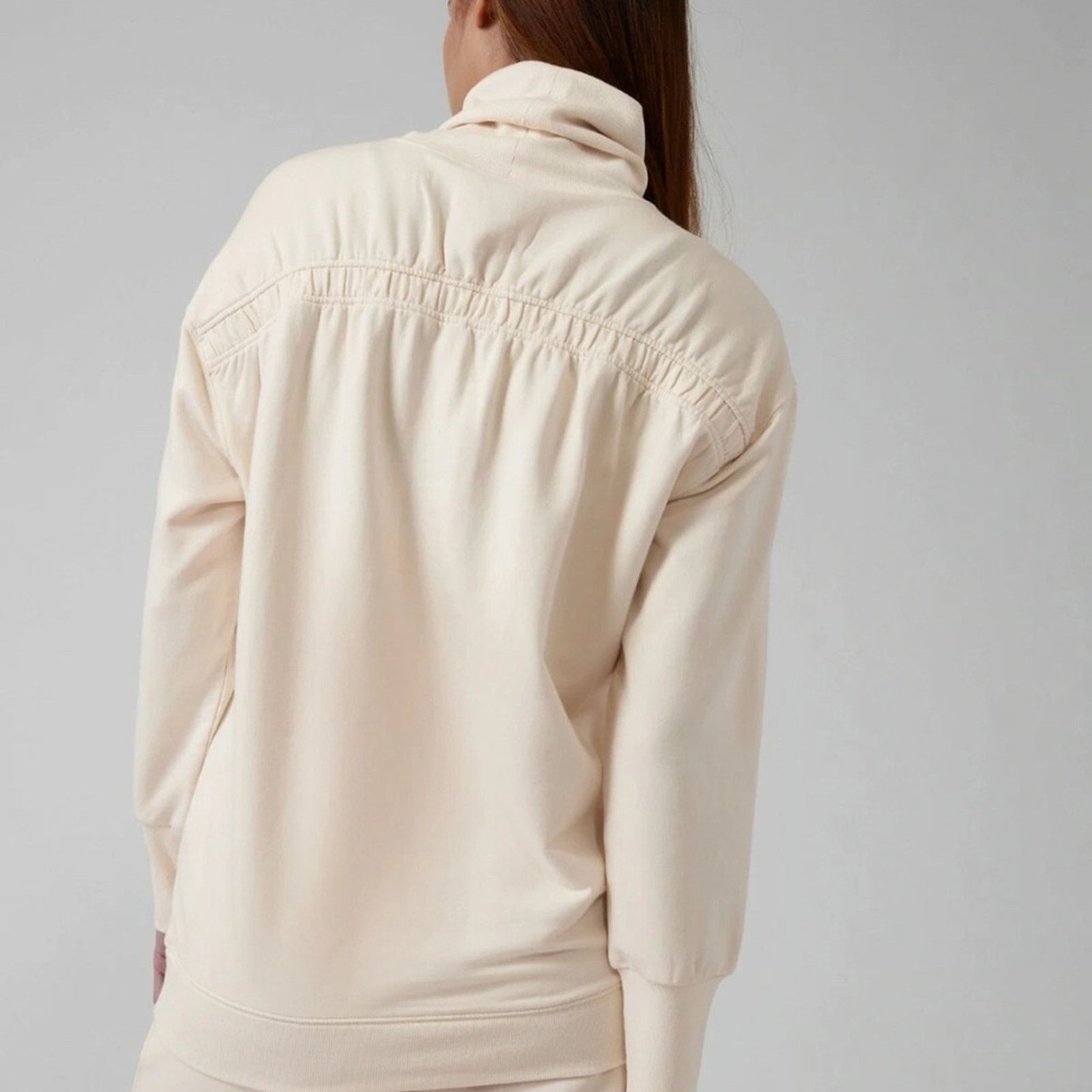Athleta Athleta Balance Cinch Turtleneck Sweatshirt Womens XXS Cream Size XXS / US 00 / IT 34 - 2 Thumbnail