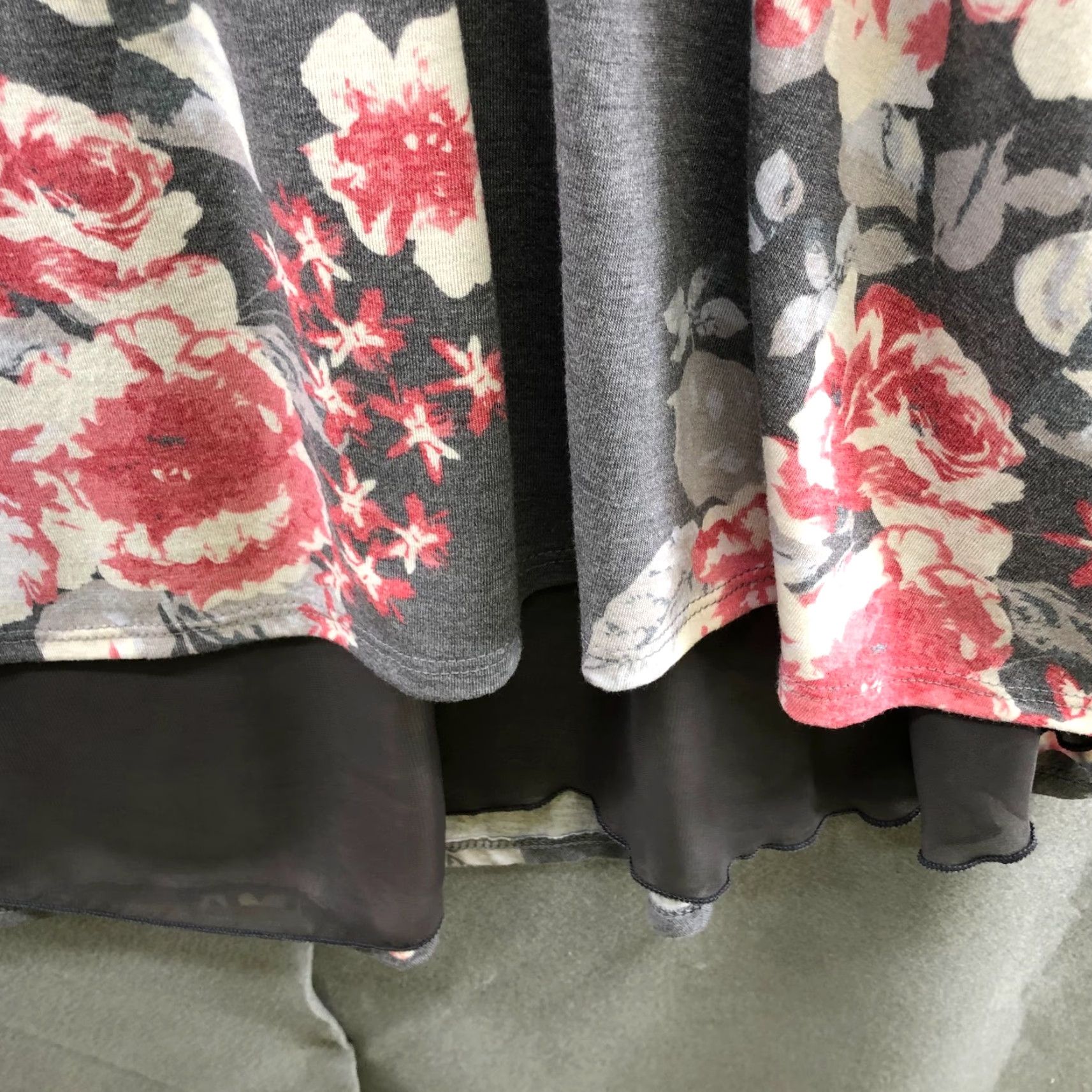 Vintage VINTAGE Egy California Jersey Knit Tunic Top/Dress Chiffon Hem Gray Floral Womens 2X Size XXL / US 16-18 / IT 52-54 - 7 Thumbnail