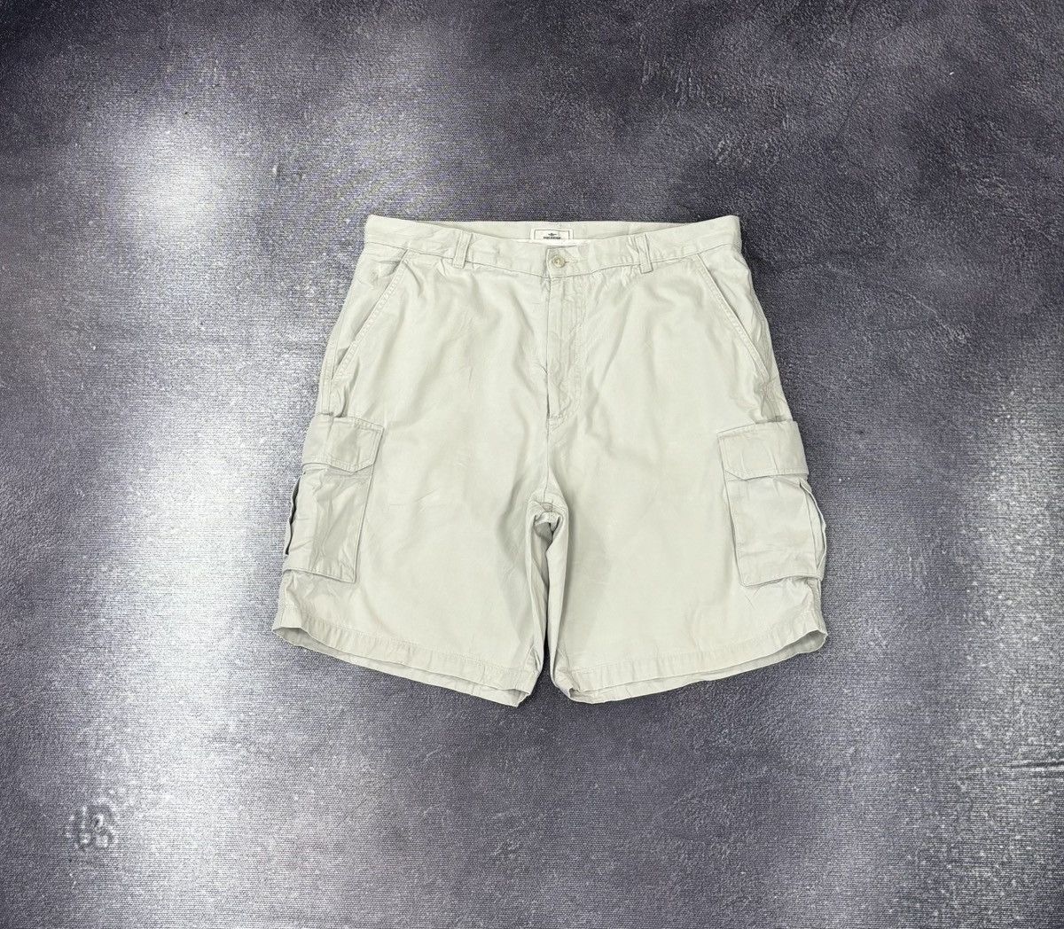 Dockers Vintage Dockers Utility USA Hype Beige Baggy Cargo Shorts Size US 36 / EU 52 - 1 Thumbnail