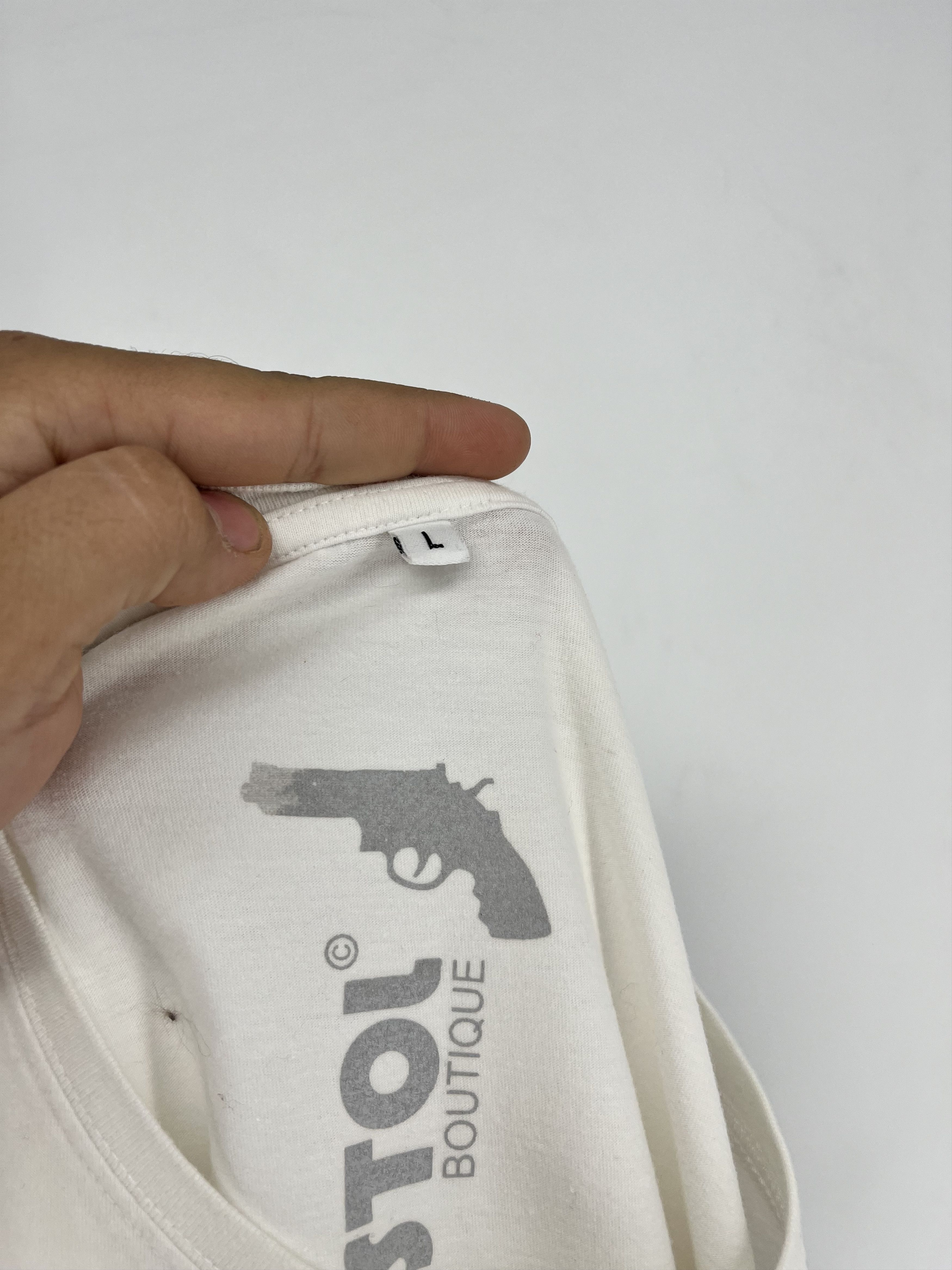 Band Tees Pistol Boutique Mens Fitted White Round GRAFFITI QUEEN Size US L / EU 52-54 / 3 - 11 Thumbnail