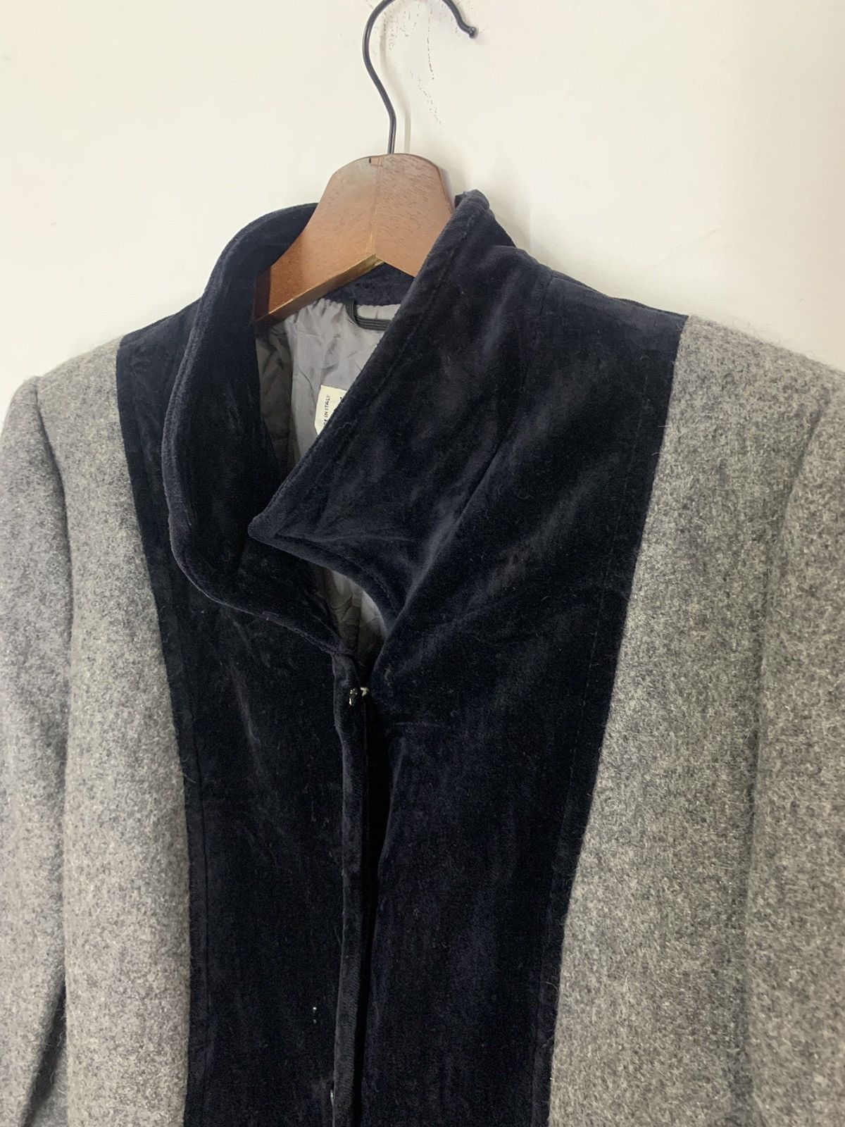 Valentino Vintage VALENTINO GARAVANI single-breasted wool blend coat Size M / US 6-8 / IT 42-44 - 6 Thumbnail