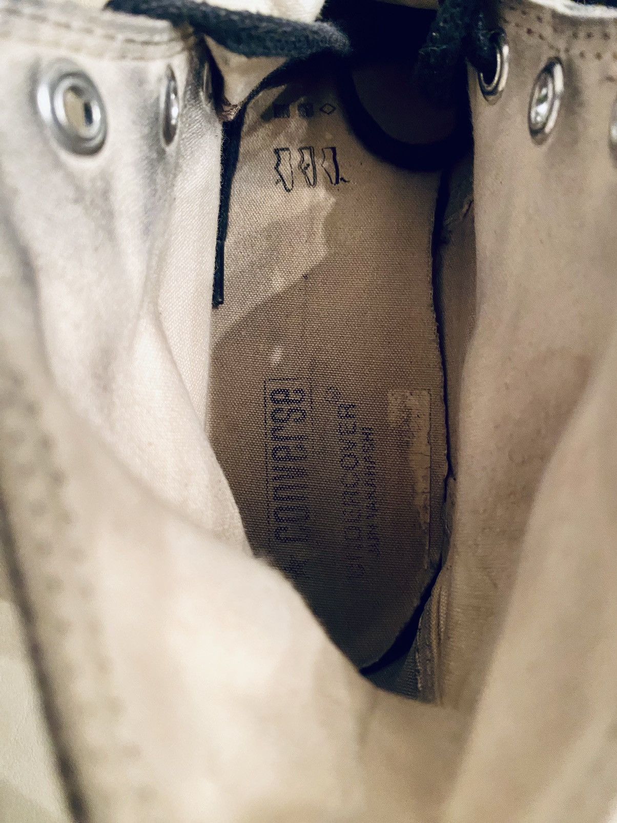 Converse × Undercover Distressed Converse x Undercover Jun Takahashi Chuck 70 Wm 6 Size US 6 / IT 36 - 15 Thumbnail