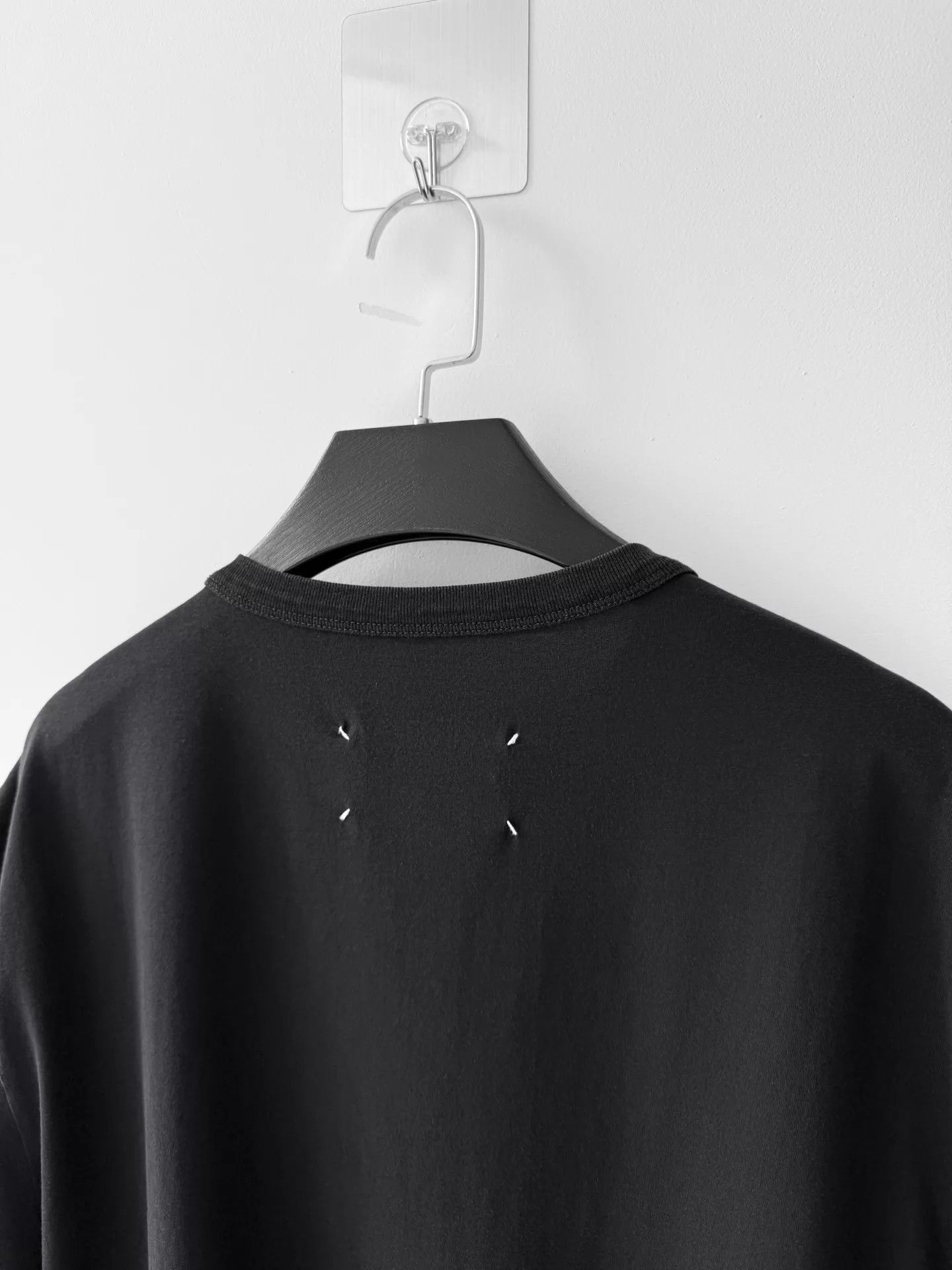 Maison Margiela Maison Margiela S/S22 Inverted Logo Tee Size US M / EU 48-50 / 2 - 5 Thumbnail