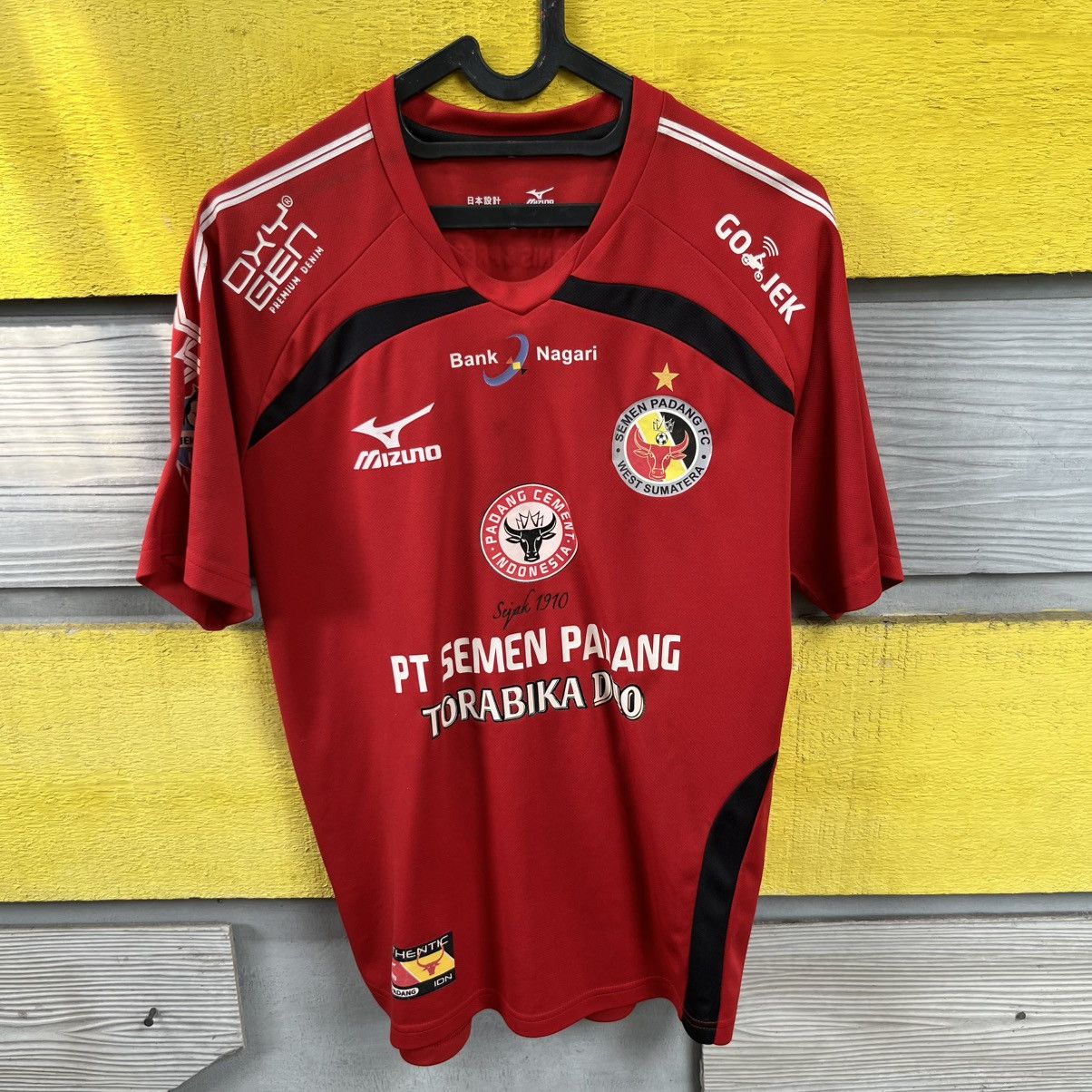 Other VERY RARE SEMEN PADANG FC LIGA 1 INDONESIA MATCH WORN JERSEY Size US L / EU 52-54 / 3 - 1 Thumbnail