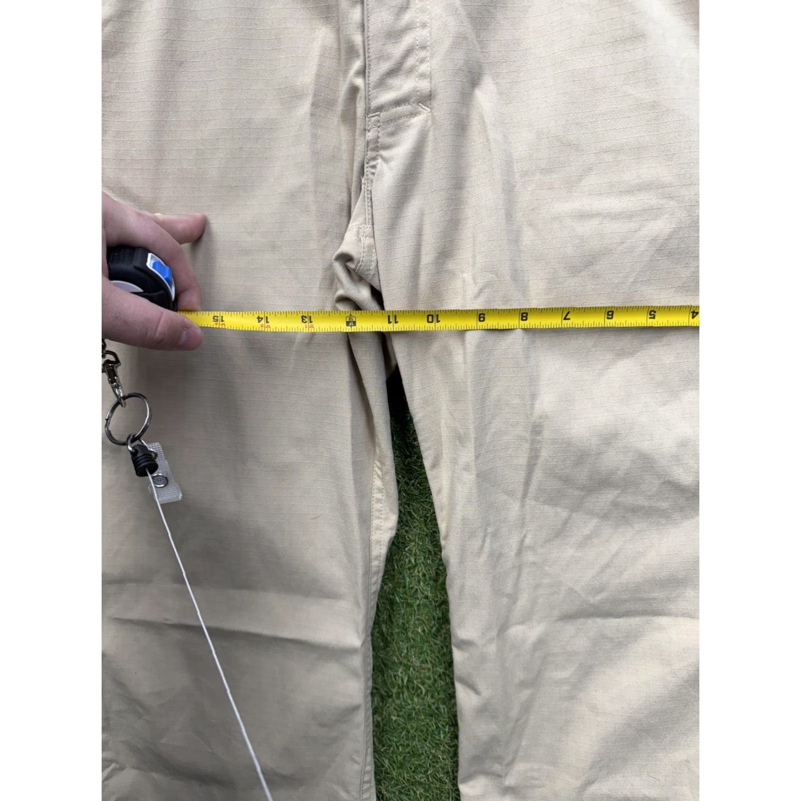 Under Armour Under Armour Pants Mens 35x32 Khakis Beige Water Resistant UA Storm Golf Nylon Polyester Pockets Zip Pocket Inseam 32 Rem Regular Mens Size US 32 / EU 48 - 2 Thumbnail