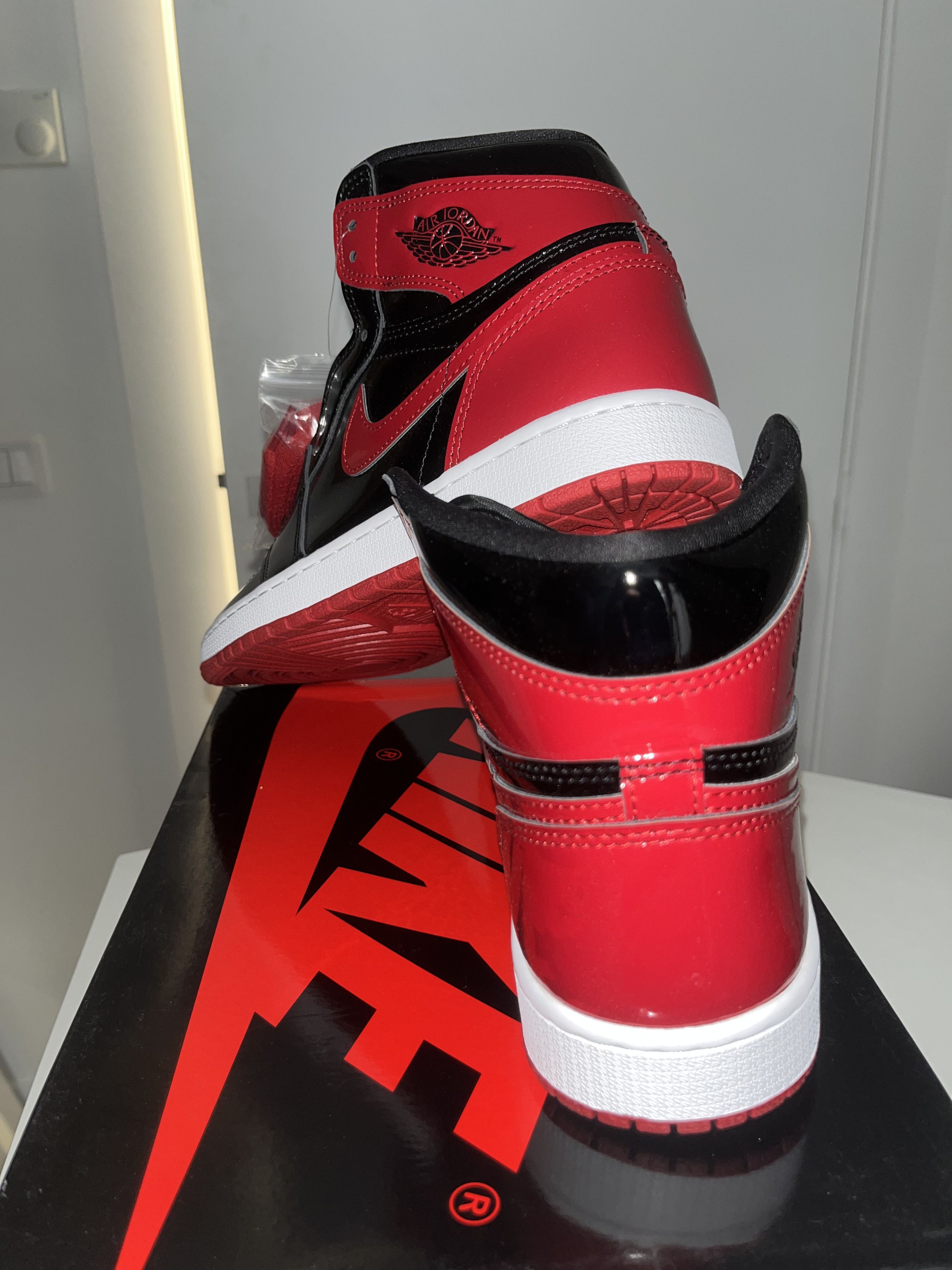 Nike Nike Air Jordan 1 Retro High OG Size US 9.5 / EU 42-43 - 6 Thumbnail