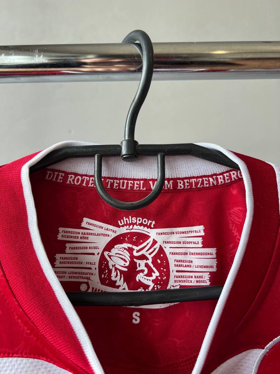 Sports Specialties 2013/14 FC KAISERSLAUTERN HOME SOCCER FOOTBALL JERSEY S Size US S / EU 44-46 / 1 - 6 Thumbnail