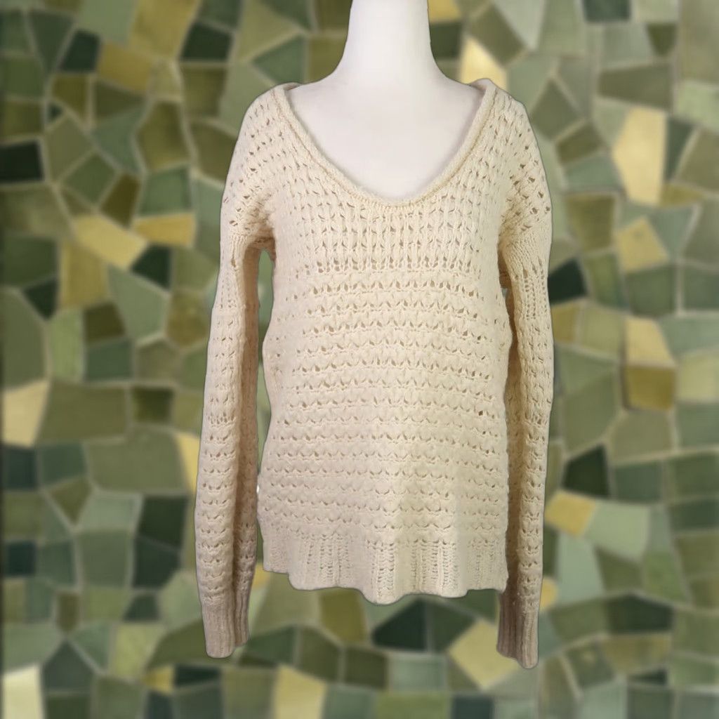 Free People VINTAGE Free People cream crochet knit v-neck wool blend pullover sweater S Women Long Sleeve Casual Pullover 26" Length Size S / US 4 / IT 40 - 1 Thumbnail