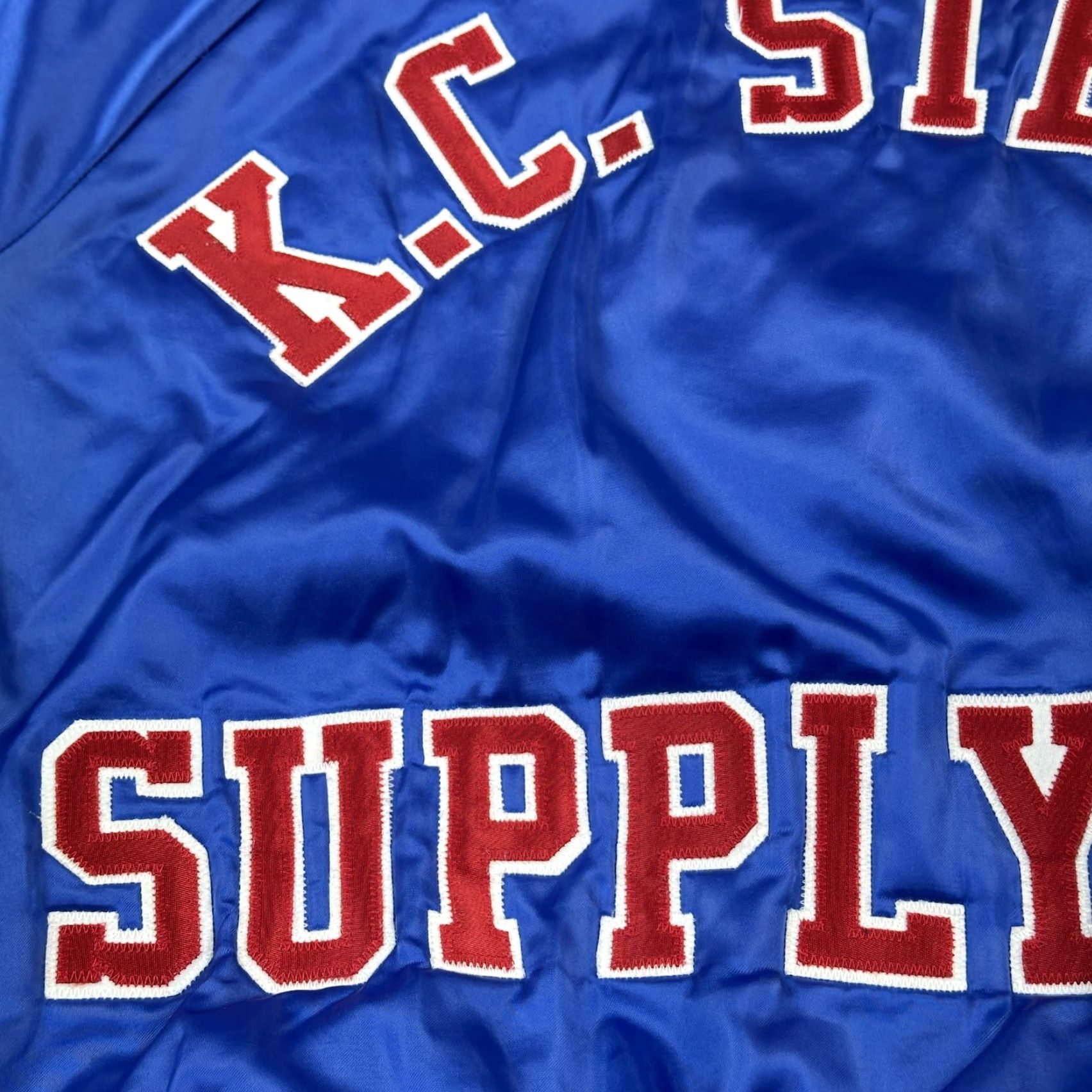 Vintage VINTAGE King Louie Jacket Mens 2XL Blue Satin Bomber Jacket 90s USA Baseball Workwear Mens Size US XXL / EU 58 / 5 - 3 Thumbnail
