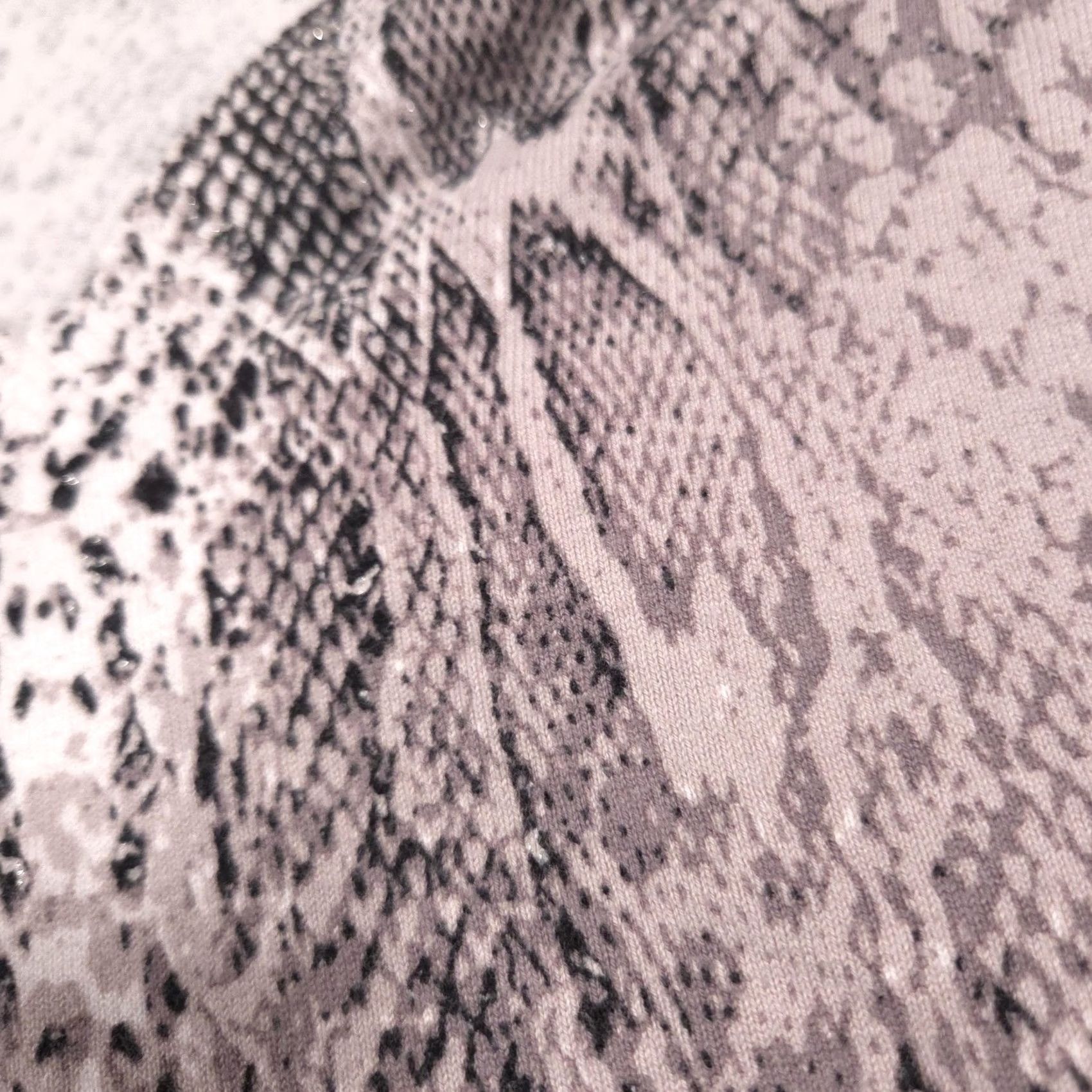 Vintage Lane Bryant Sweater Womens 14/16 Gray Snake Print V Neck Long Sleeves Knit Size XL / US 12-14 / IT 48-50 - 4 Thumbnail