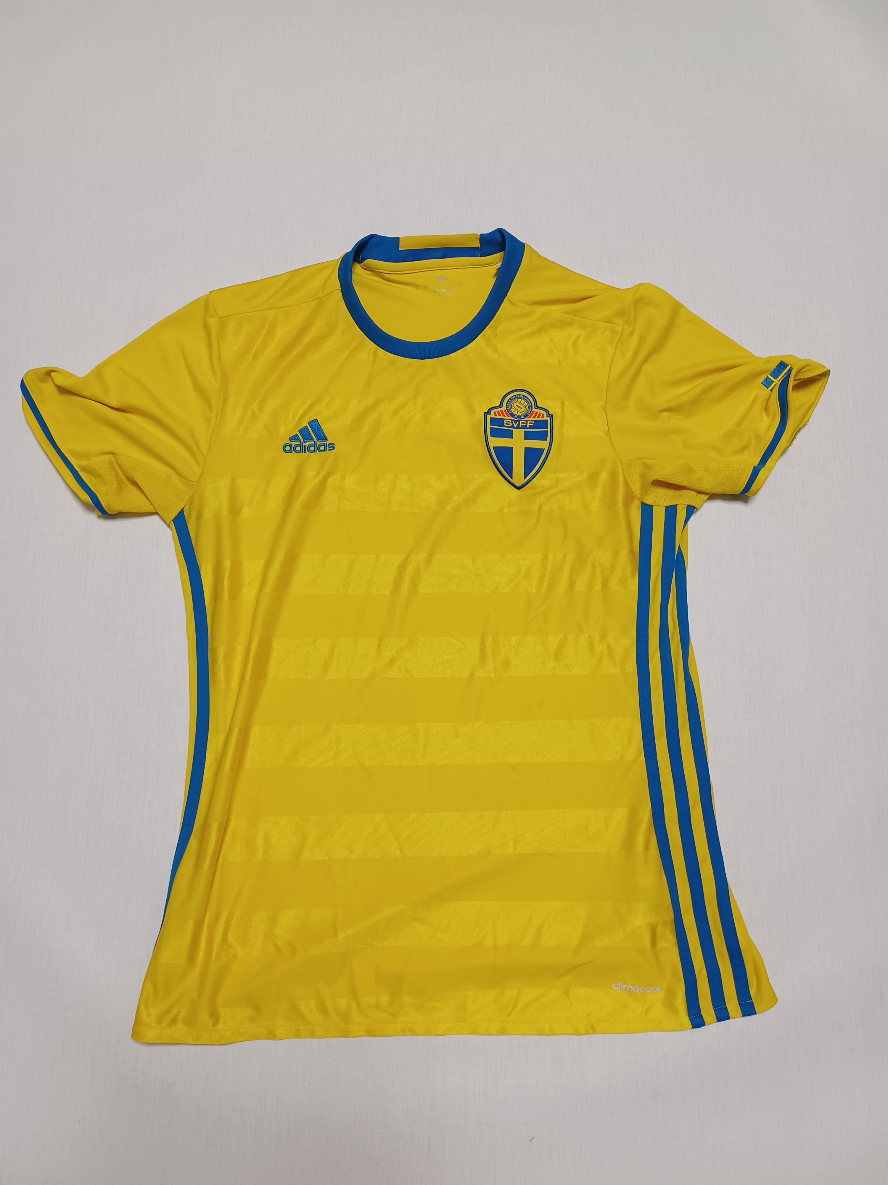 Adidas Sweden national football team soccer jersey Size M / US 6-8 / IT 42-44 - 1 Thumbnail