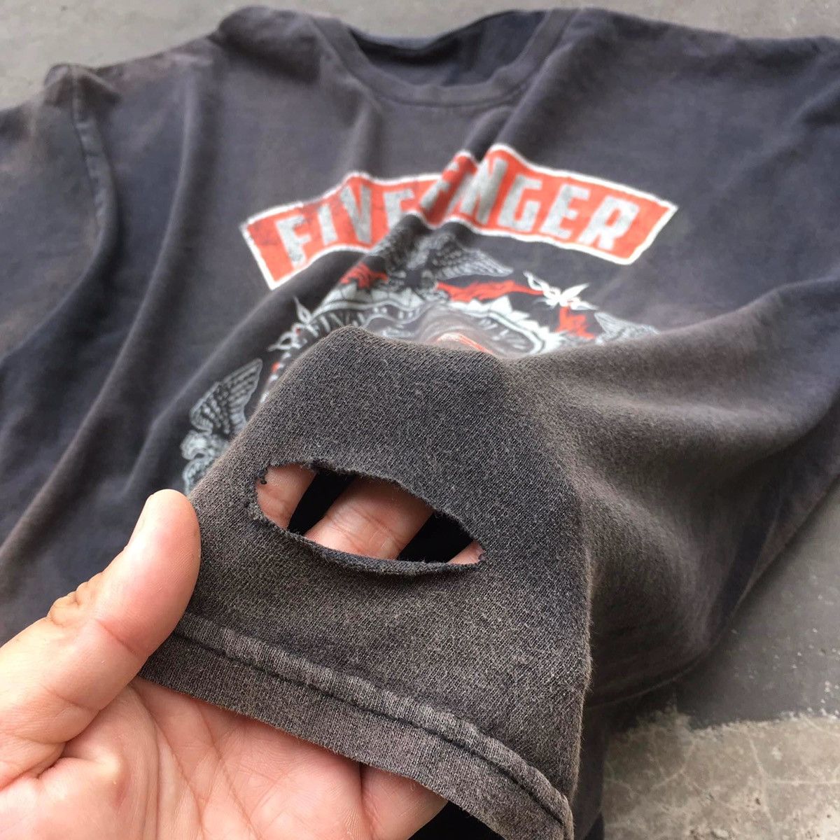 Band Tees RARE ‼️ Five Finger Death Punch Size US XXL / EU 58 / 5 - 5 Thumbnail