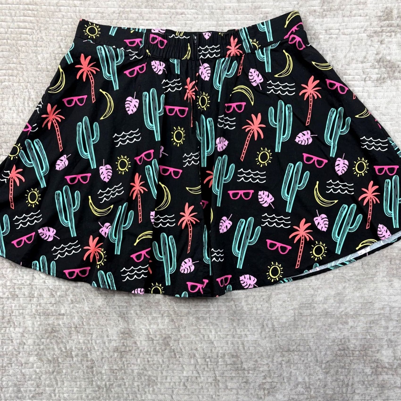 Vintage Retrolicious Skirt 1X Black Neon Cactus Palm Tree Novelty Print Skater Mini USA Size 40" / US 18 - 5 Thumbnail
