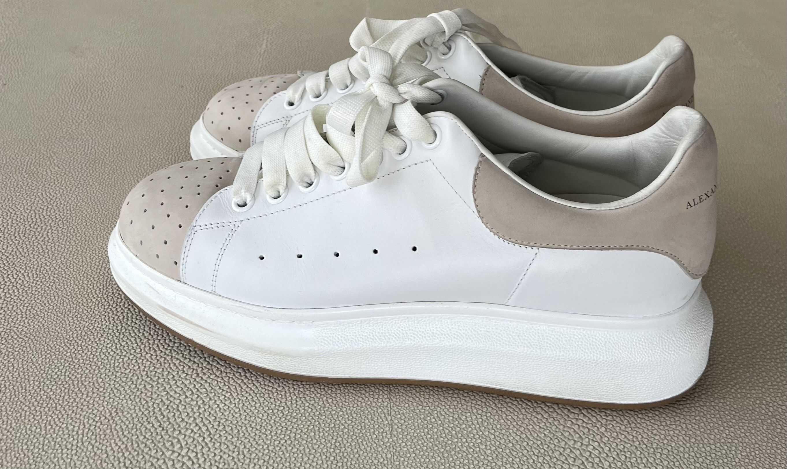 Alexander McQueen Alexander McQueen Oversized Sneakers Size US 9.5 / EU 42-43 - 1 Thumbnail