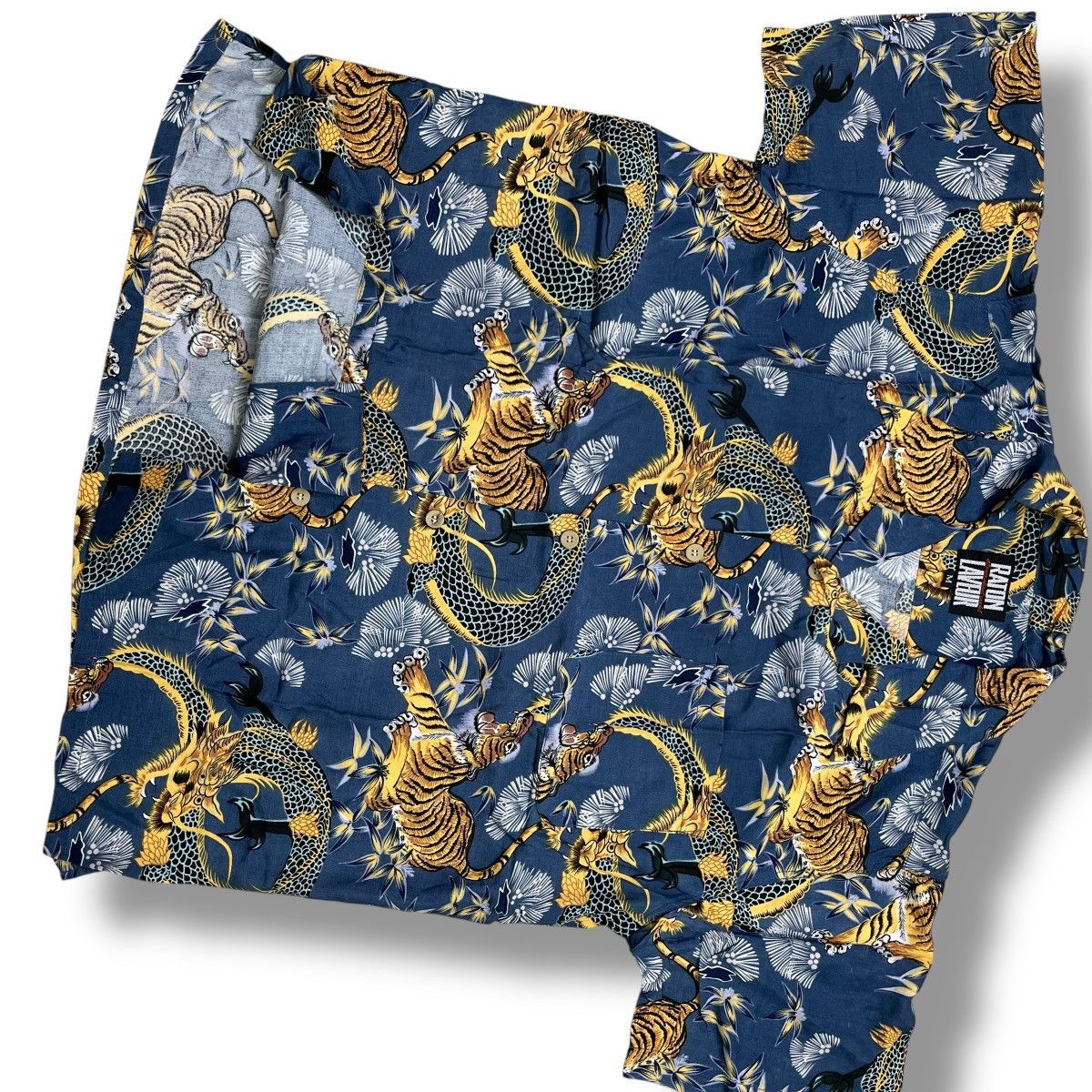 Sun Surf Dragon Tiger by raton laveur loop collar hawaiian shirt Size US L / EU 52-54 / 3 - 3 Thumbnail