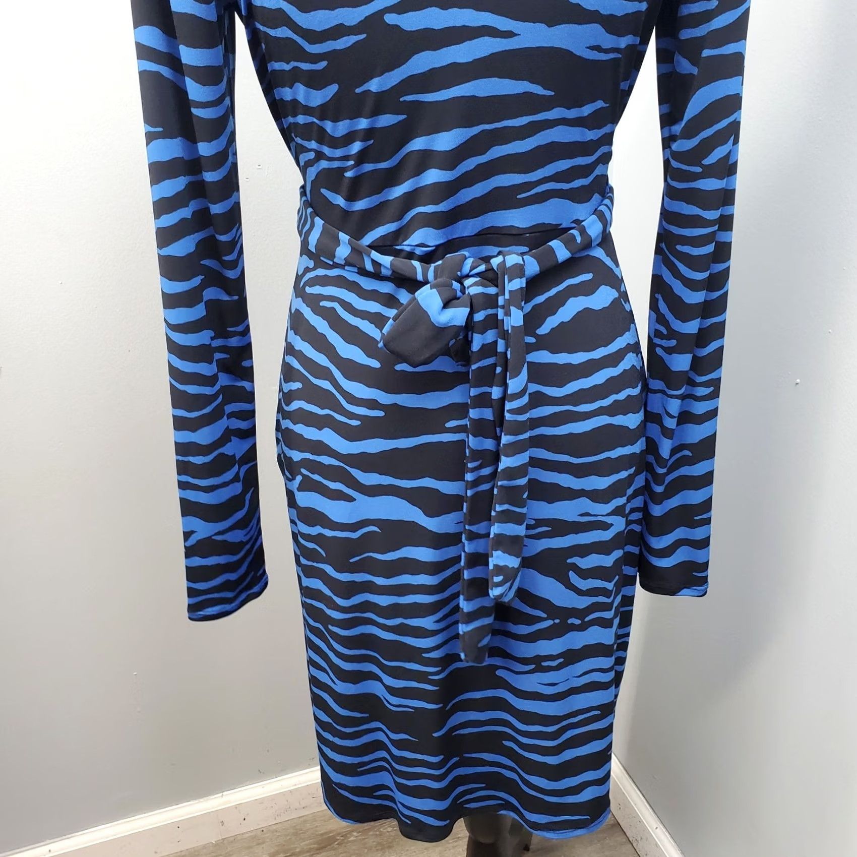 Nicole Miller Nicole Miller Wrap Dress Women S Blue Black Zebra Print Stretch Tie Waist V-Neck Size S / US 4 / IT 40 - 5 Thumbnail