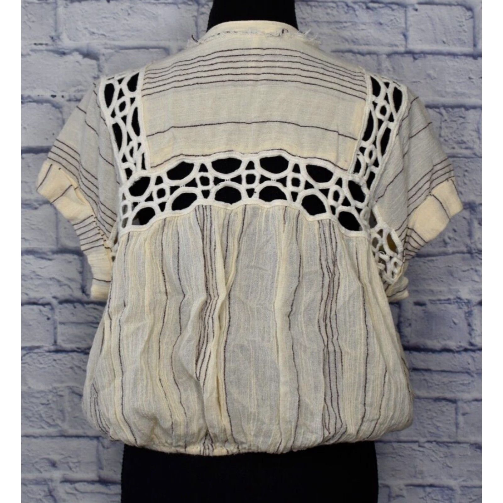 Free People VINTAGE Free People Button-Up Cropped Top Shirt Women S Cream Bohemian Hippie 100% Cotton Short Sleeve V Neck Size S / US 4 / IT 40 - 3 Thumbnail
