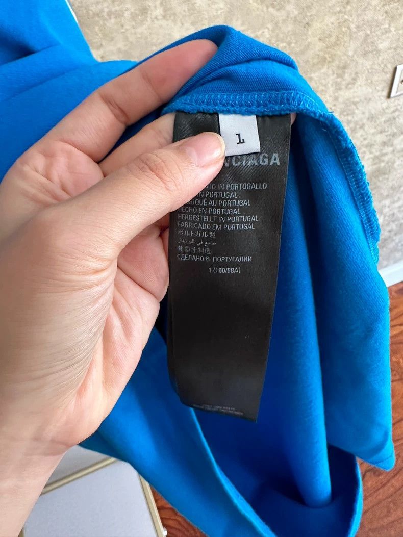 Balenciaga Balenciaga Co-branded L size short sleeve Size US L / EU 52-54 / 3 - 6 Thumbnail