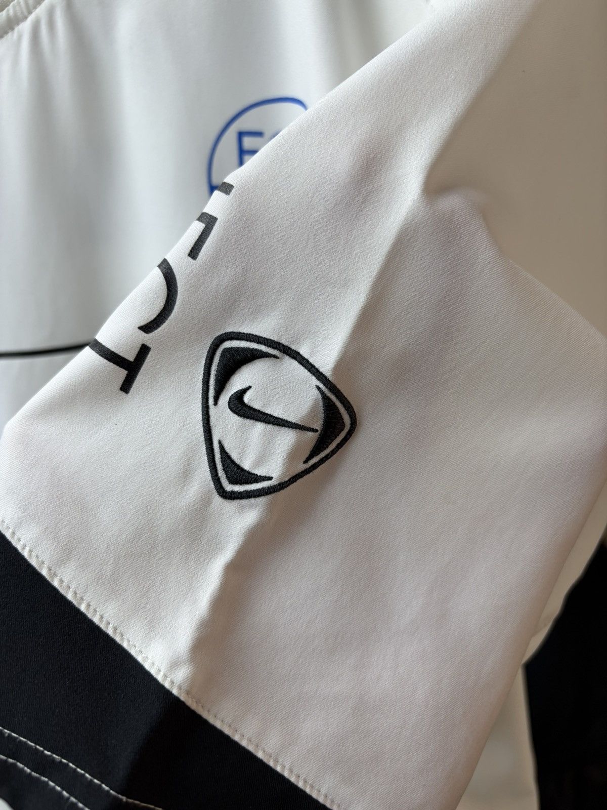 Nike Vintage Nike FC Zurich Jersey Y2K Football Shirt SwissLeague Size US XL / EU 56 / 4 - 6 Thumbnail