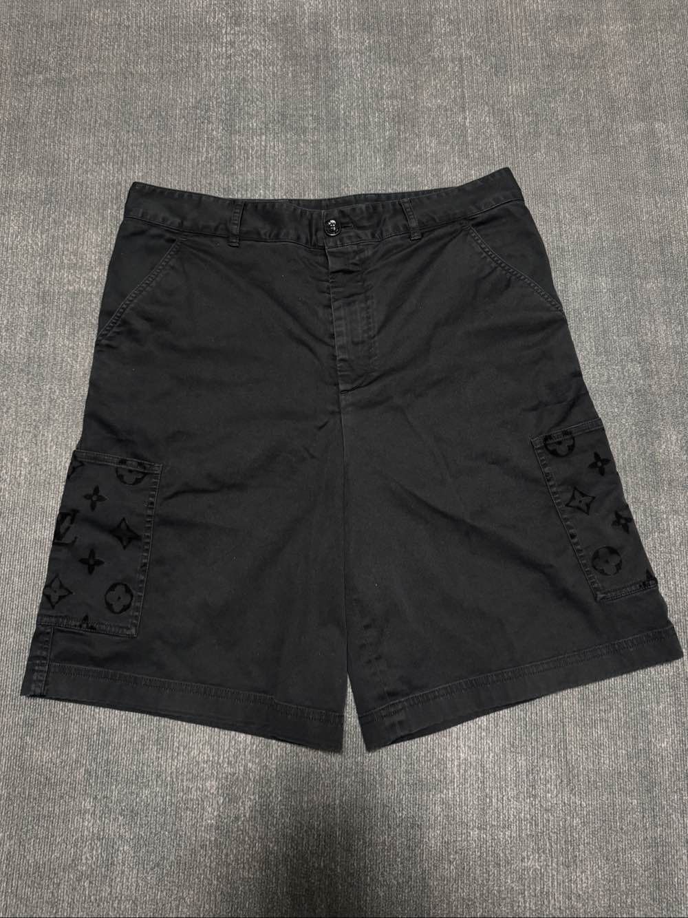 Louis Vuitton Louis Vuitton Monogram Pocket Shorts Size 32 Size US 32 / EU 48 - 1 Thumbnail