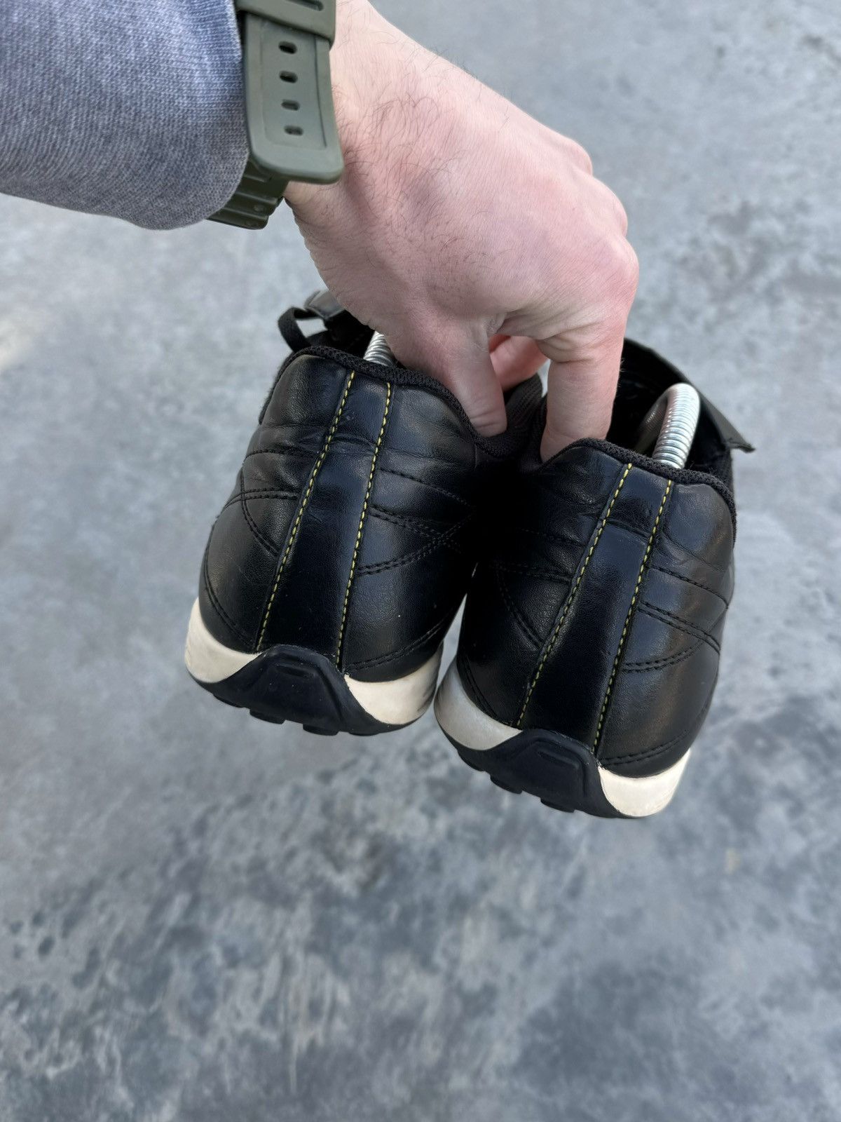 Nike VINTAGE NIKE Y2K HYPE 00s SNEAKERS FOOTBALL CLEATS BLOKECORE Size US 10 / EU 43 - 8 Thumbnail