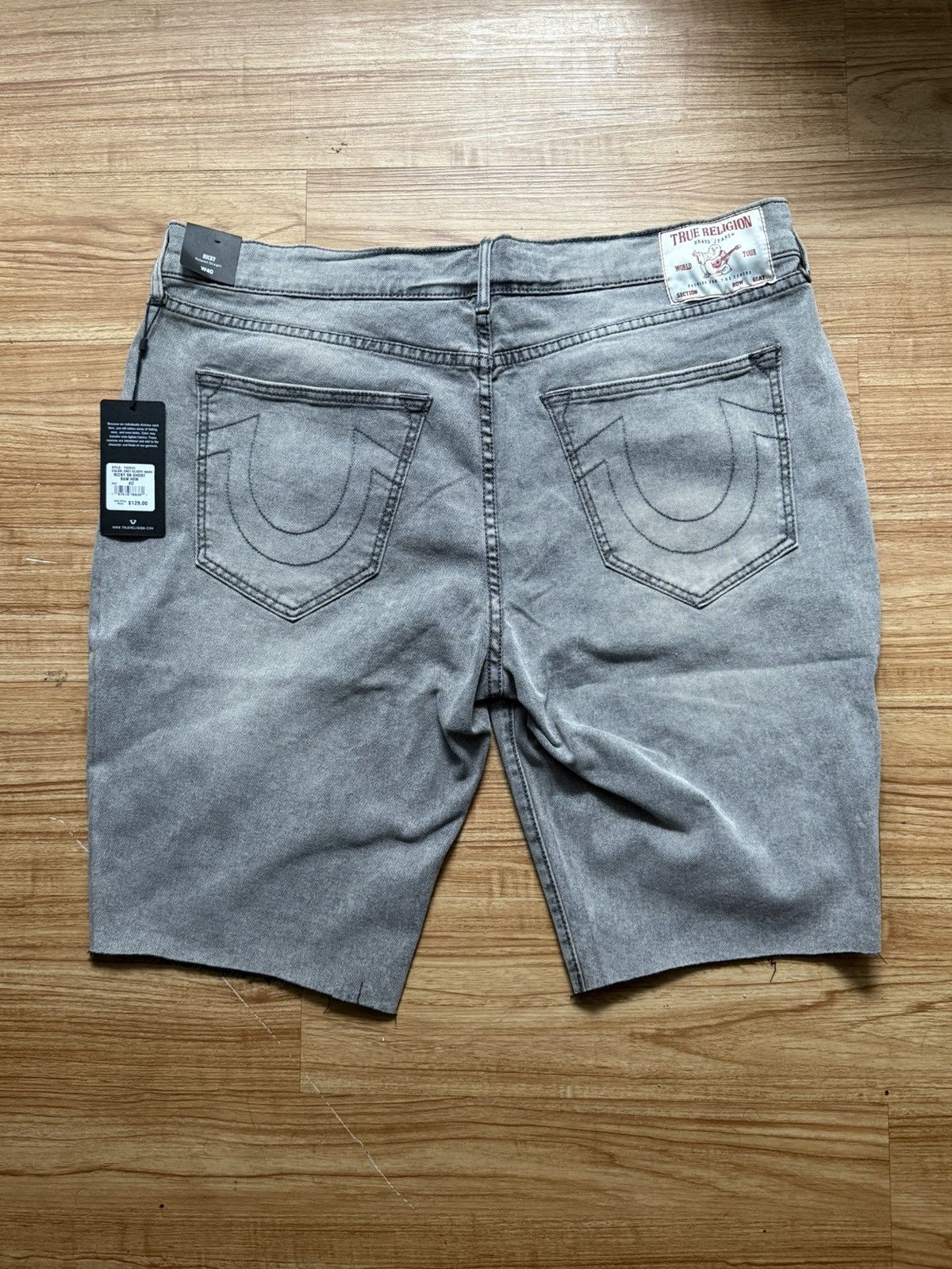 True Religion True Religion "Ricky" light grey denim shorts Size US 40 / EU 56 - 2 Thumbnail