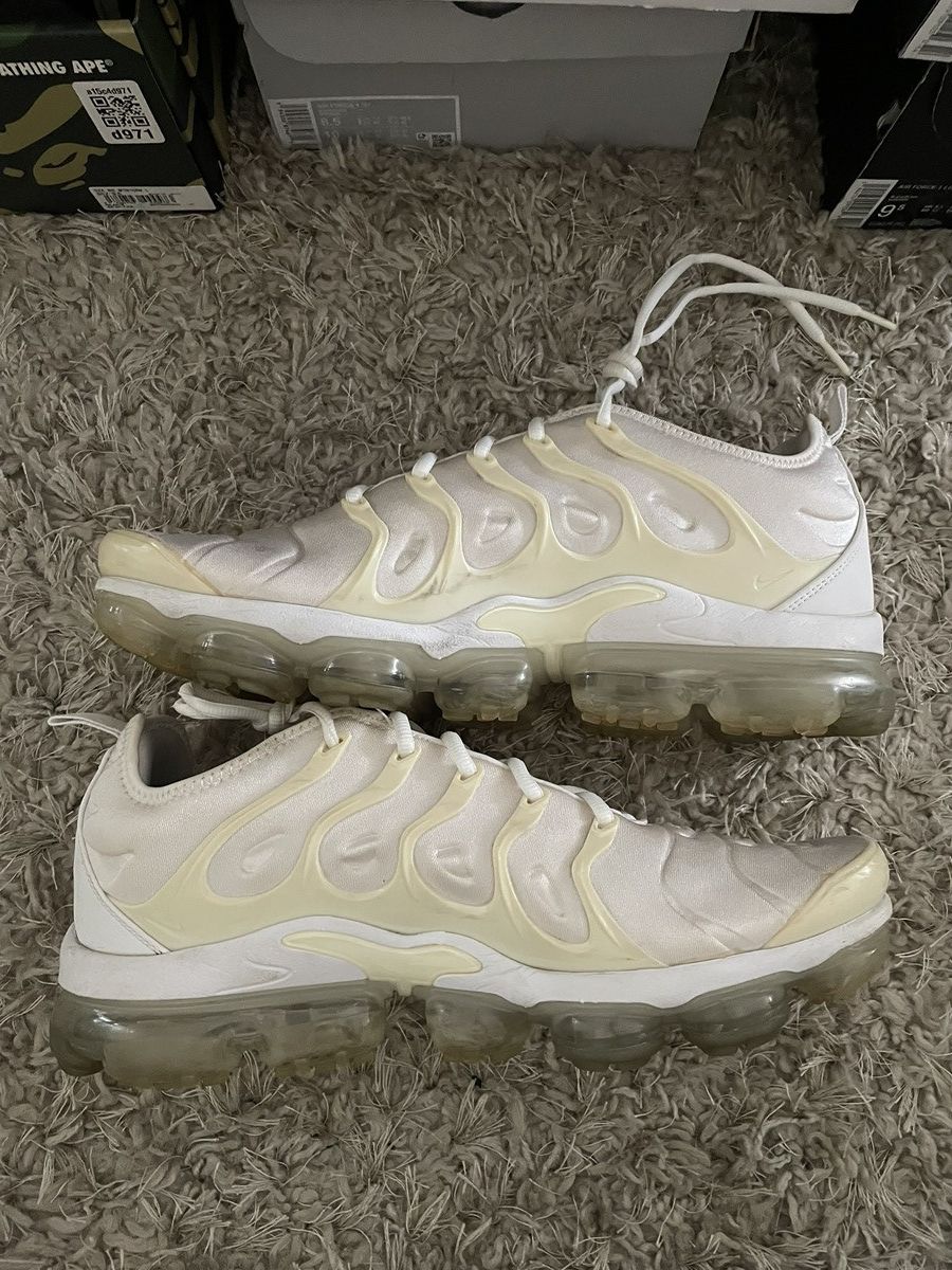 Nike Nike Air VaporMax Triple White Size US 12 / EU 45 - 3 Thumbnail