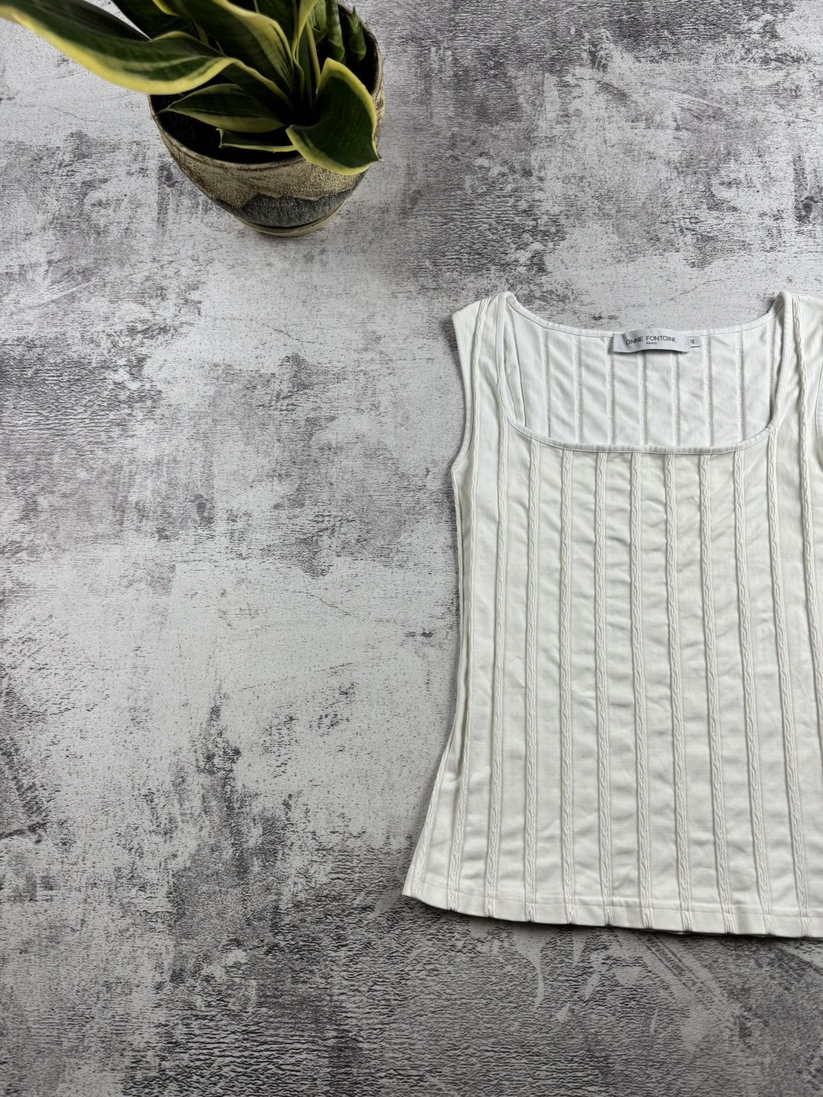 ANNE FONTAINE Anne Fontaine Ivory Textured Size 40 Sleeveless White Luxury Tank Trotter Top Size M / US 6-8 / IT 42-44 - 2 Thumbnail