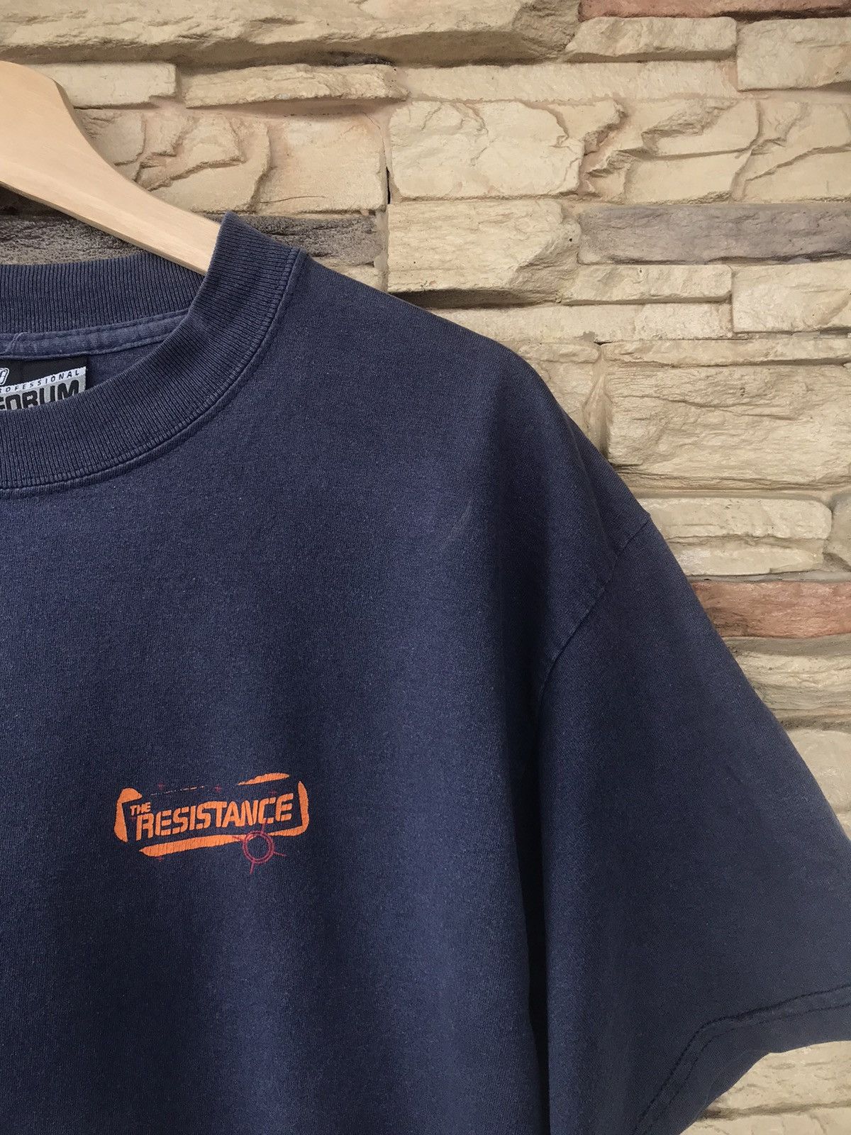 Vintage Vintage The Resistance Movie Snowboarding Tshirt Size US L / EU 52-54 / 3 - 3 Thumbnail