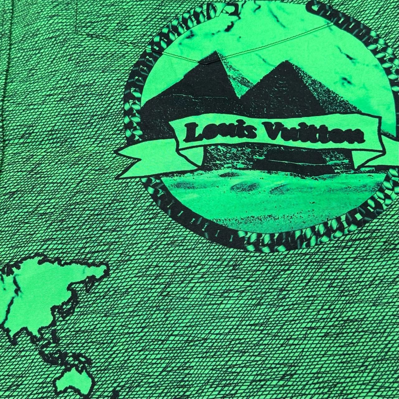 Louis Vuitton louis vuitton green patterned shirt size M Size US M / EU 48-50 / 2 - 3 Thumbnail