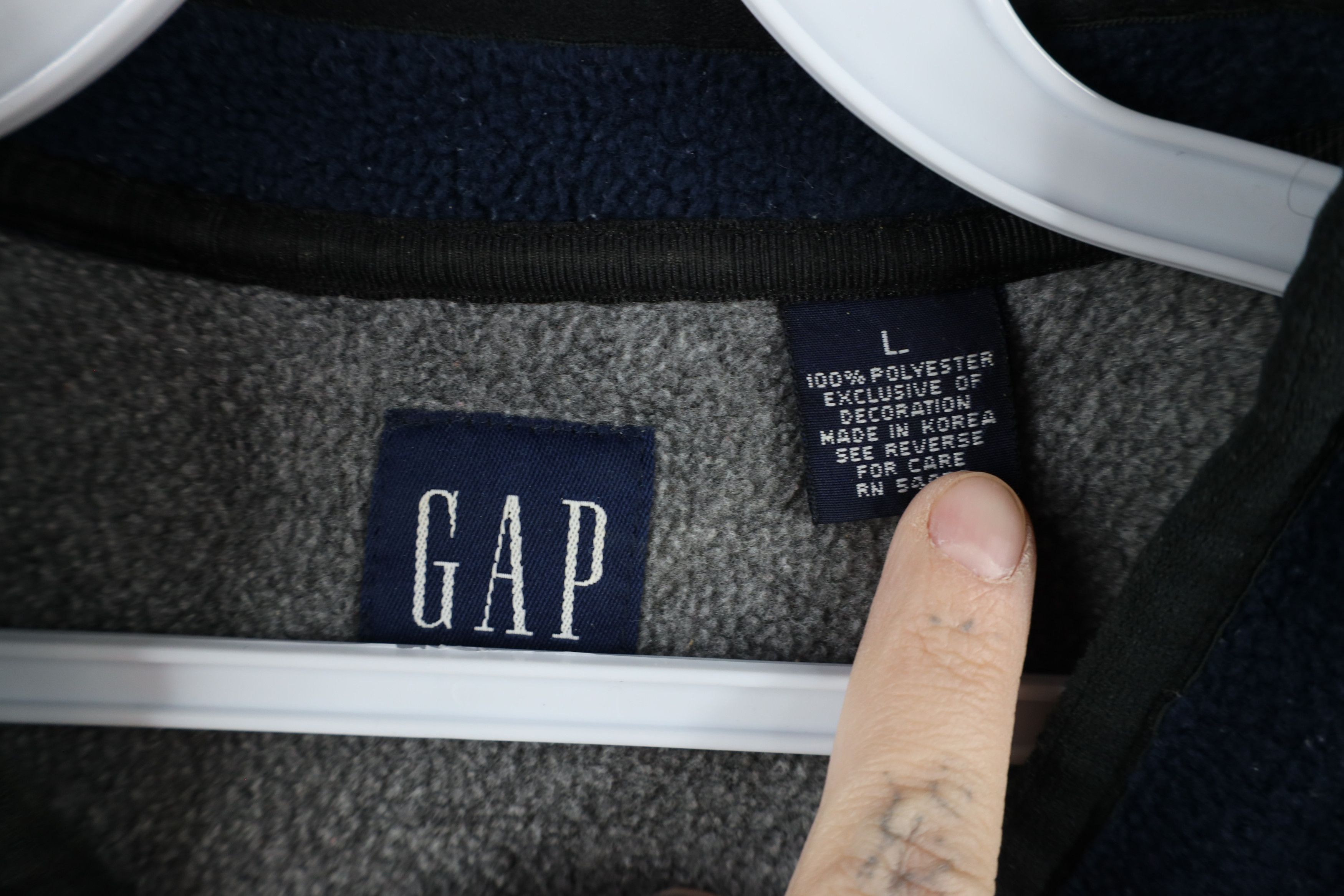 Gap × Vintage Vintage 90s Gap Blank Thick Fleece V-Neck Sweater Blue Size US L / EU 52-54 / 3 - 7 Thumbnail