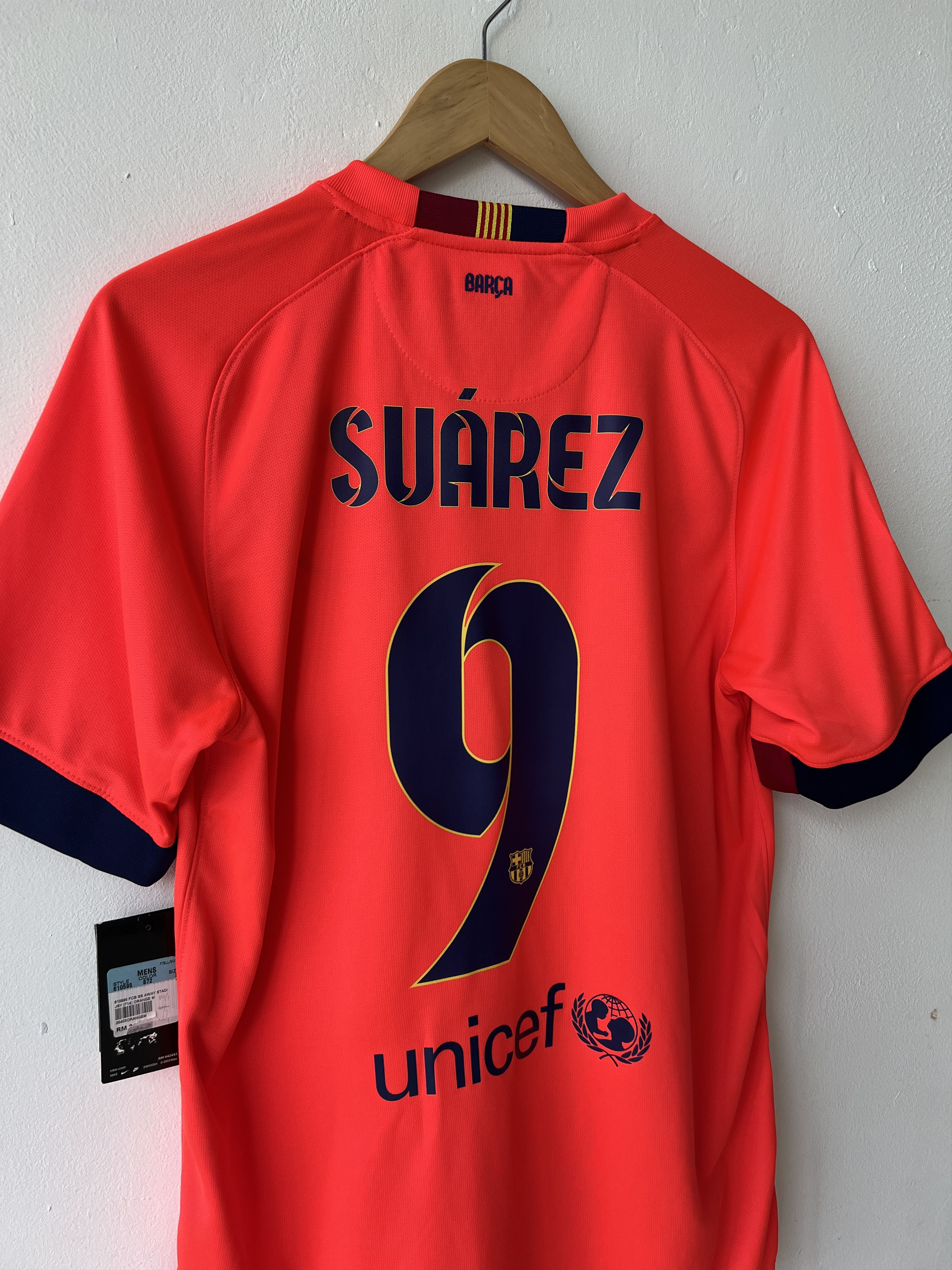 Nike (M) Barcelona 2014-15 Away Shirt Suarez #9 (NEW) Kit Size US M / EU 48-50 / 2 - 7 Thumbnail