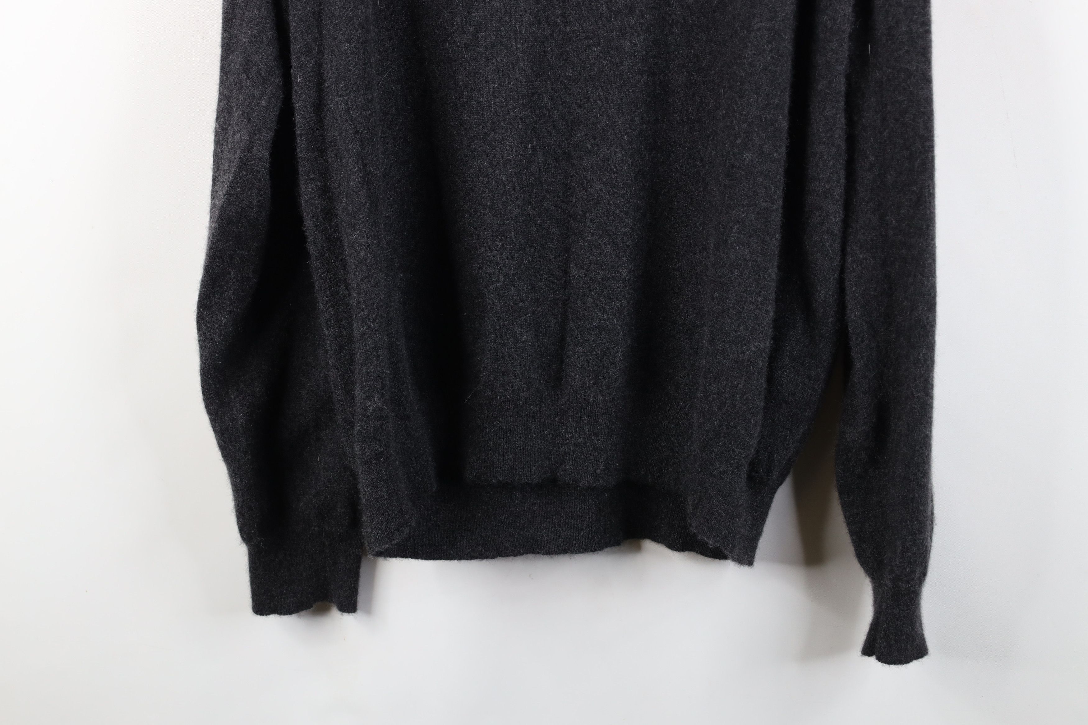 Vintage Streetwear Soft Cashmere Knit V-Neck Sweater Charcoal Gray Size US XL / EU 56 / 4 - 8 Thumbnail