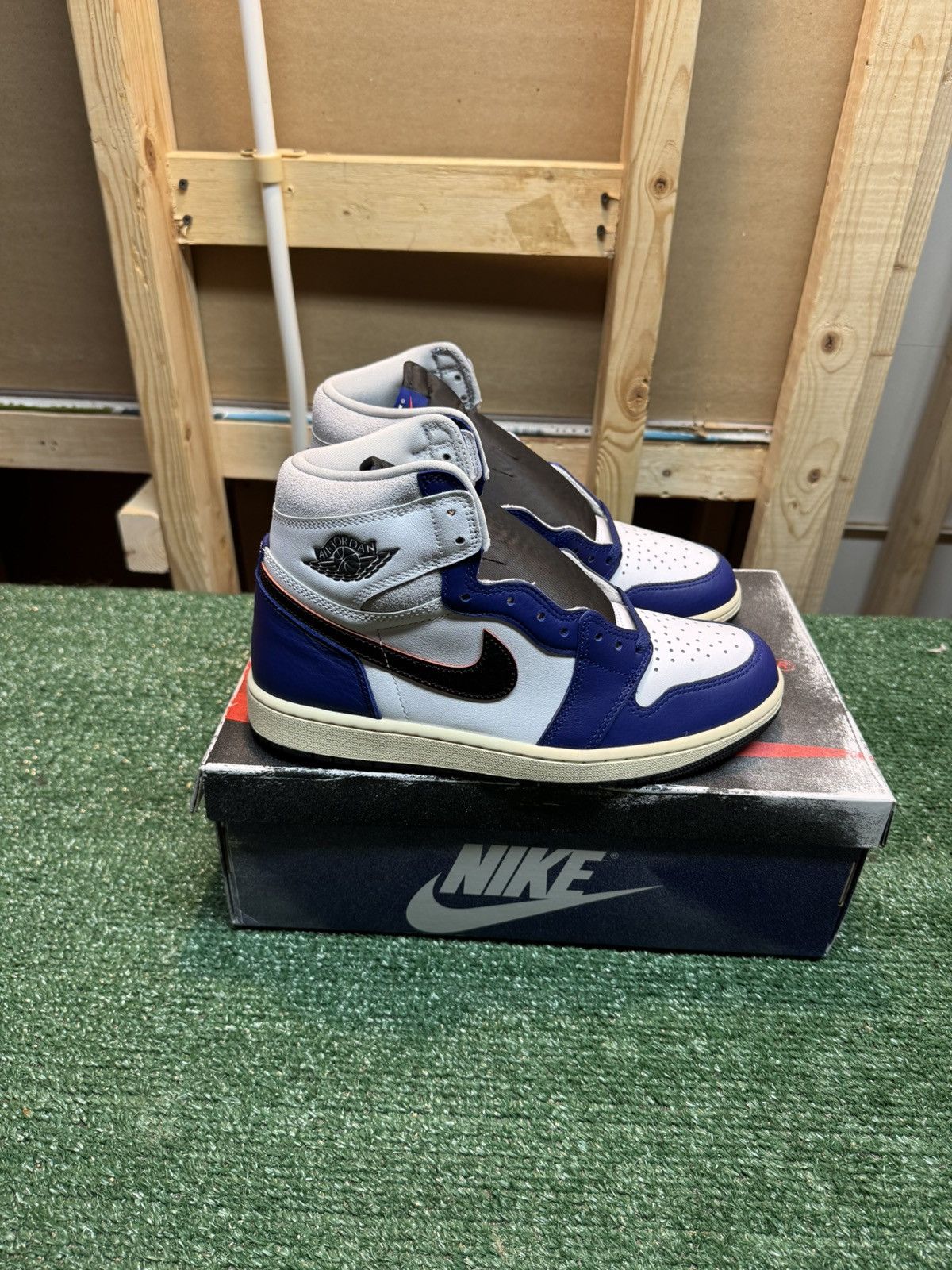Jordan Brand Jordan Retro 1 Rare Air Size 9 Size US 9 / EU 42 - 8 Thumbnail