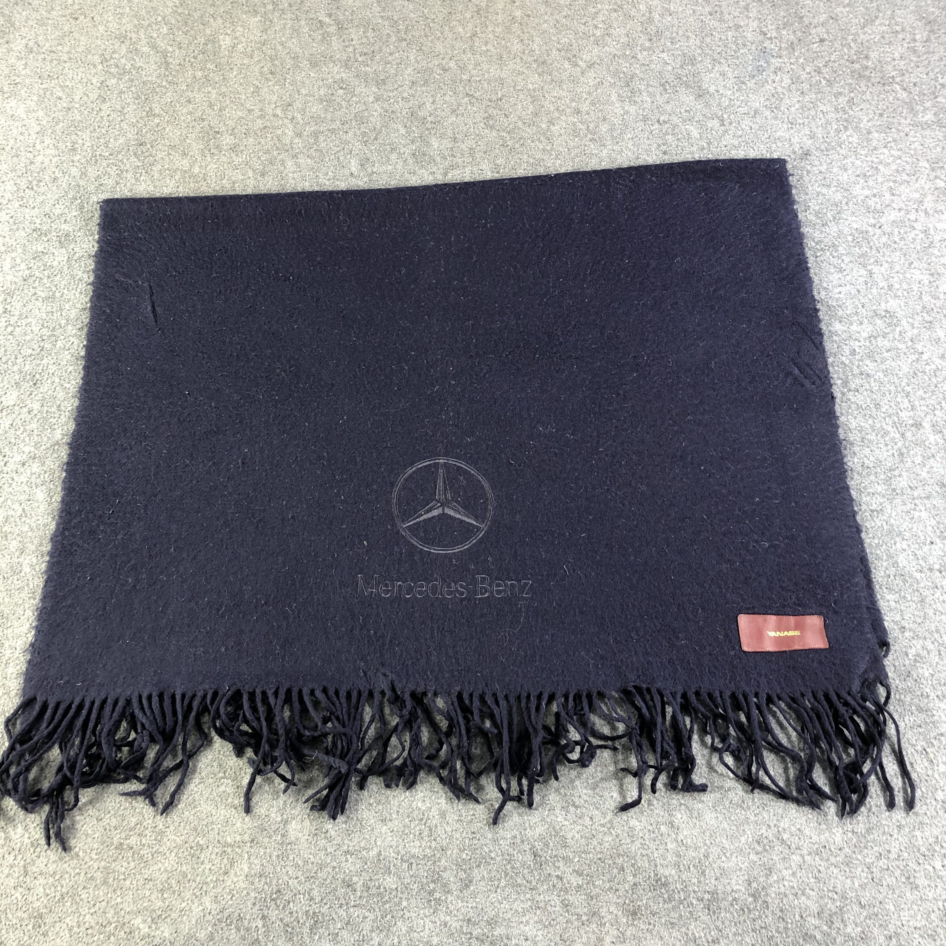 Mercedes-Benz Mercedes-Benz Big Wool Scarf Muffler Cape Wrap V1298 Size ONE SIZE - 1 Thumbnail