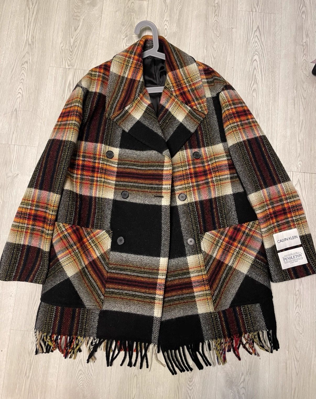 Calvin Klein 205W39NYC Calvin Klein 205W39NYC Frayed Hem Coat / Overcoat Size US S / EU 44-46 / 1 - 1 Thumbnail