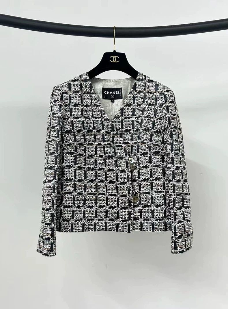 Chanel Chanel Airport series silver tweed jacket Size XXS / US 00 / IT 34 - 1 Thumbnail